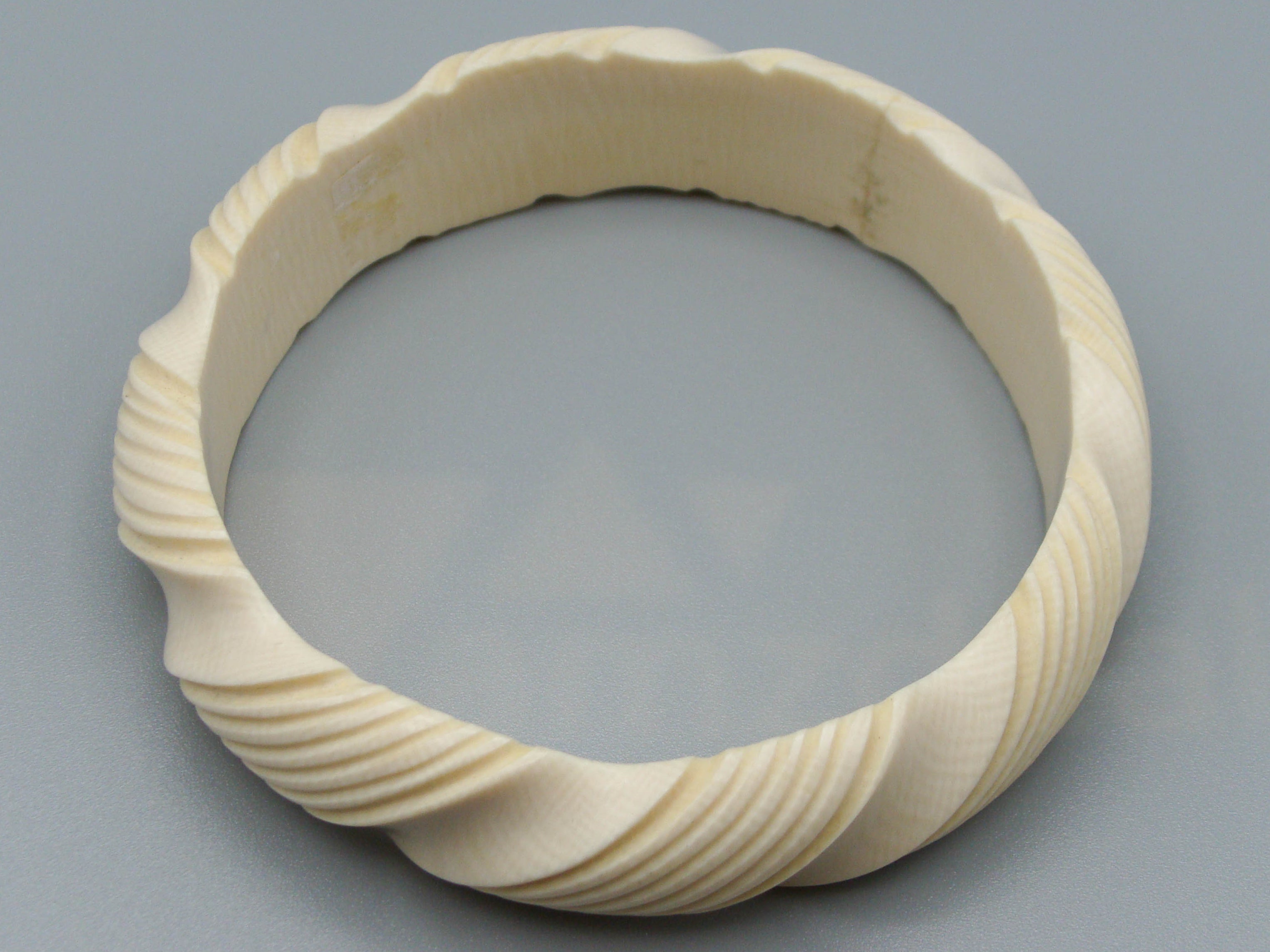 Antique Ivory, Natural Ivory, Ivory Bracelet, Mediterranean Ivory, handcarved Ivory, Asien Ivory, Elephant Ivory