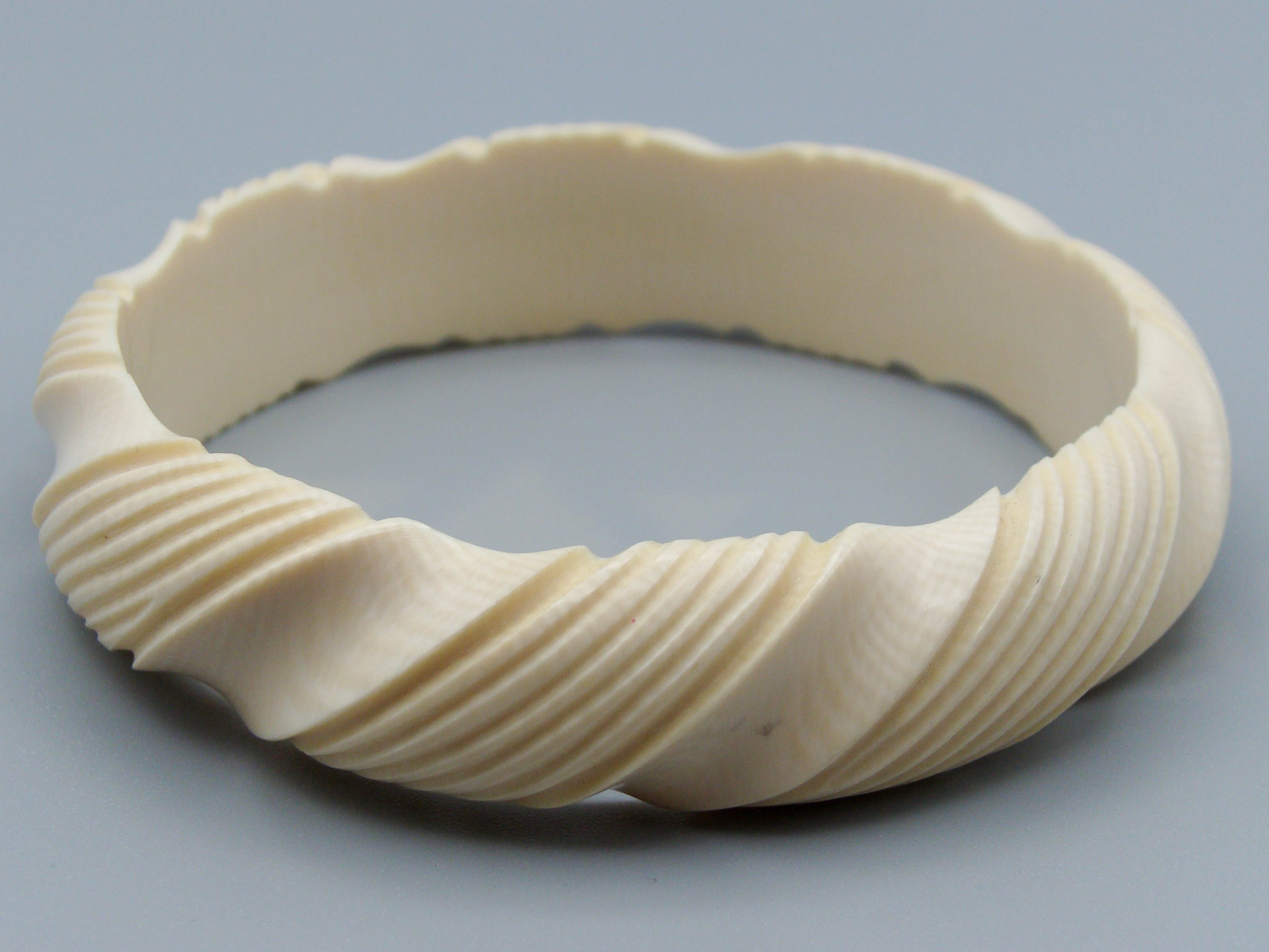 Antique Ivory, Natural Ivory, Ivory Bracelet, Mediterranean Ivory, handcarved Ivory, Asien Ivory, Elephant Ivory