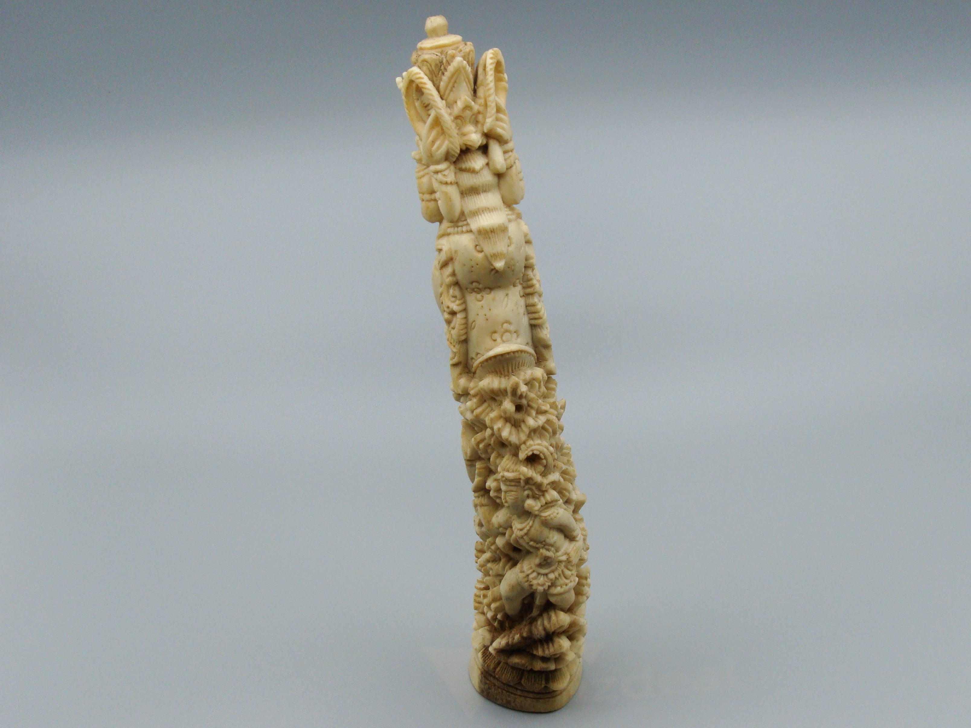 Antique Bone, Natural Bone, Animal bone, Bone Figurine, Mediterranean bone, handcarved bone, Asien bone