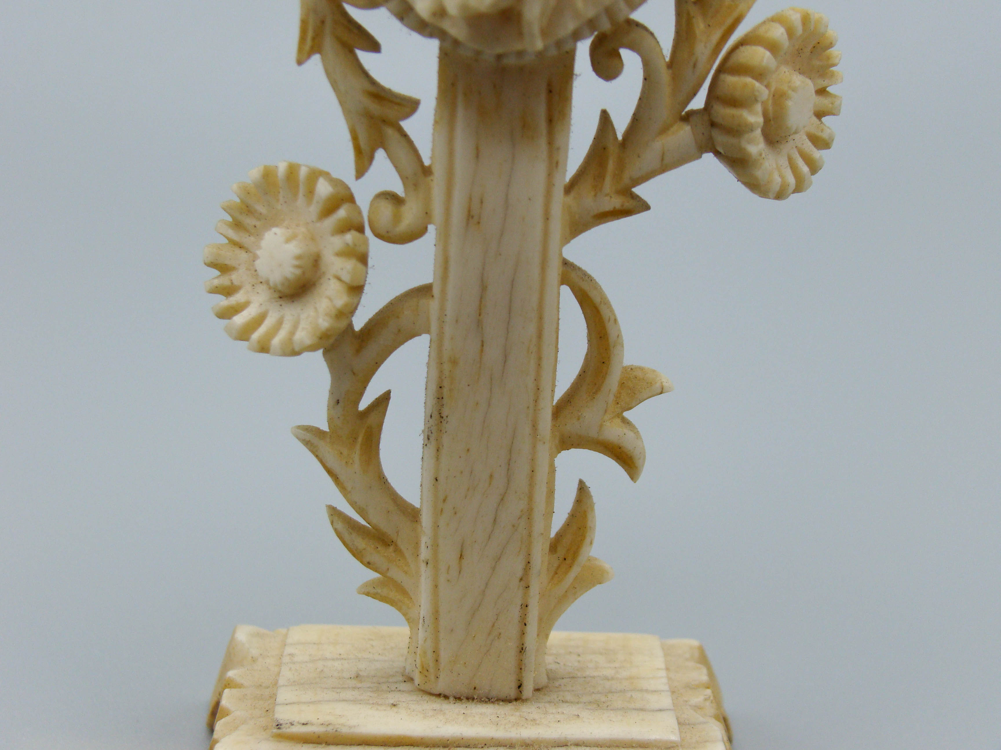 Antique Ivory, Natural Ivory, Ivory Figurine, Mediterranean Ivory, handcarved Ivory, Asien Ivory, Elephant Ivory