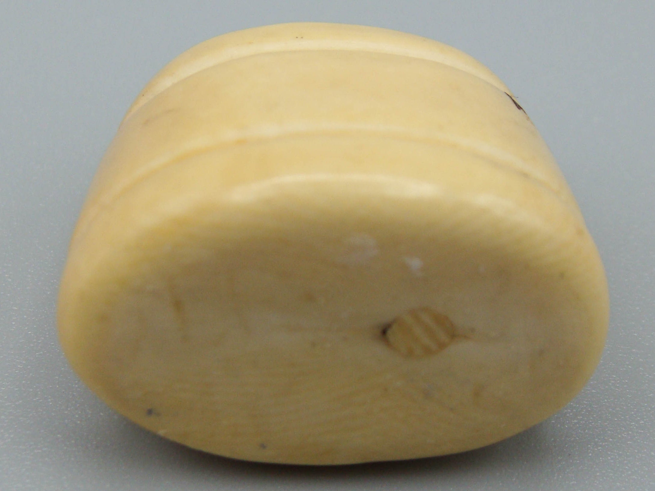 Antique Ivory, Natural Ivory, Mediterranean Ivory, handcarved Ivory, Asien Ivory, Elephant Ivory, Ivory Chain, Ivory Pendant