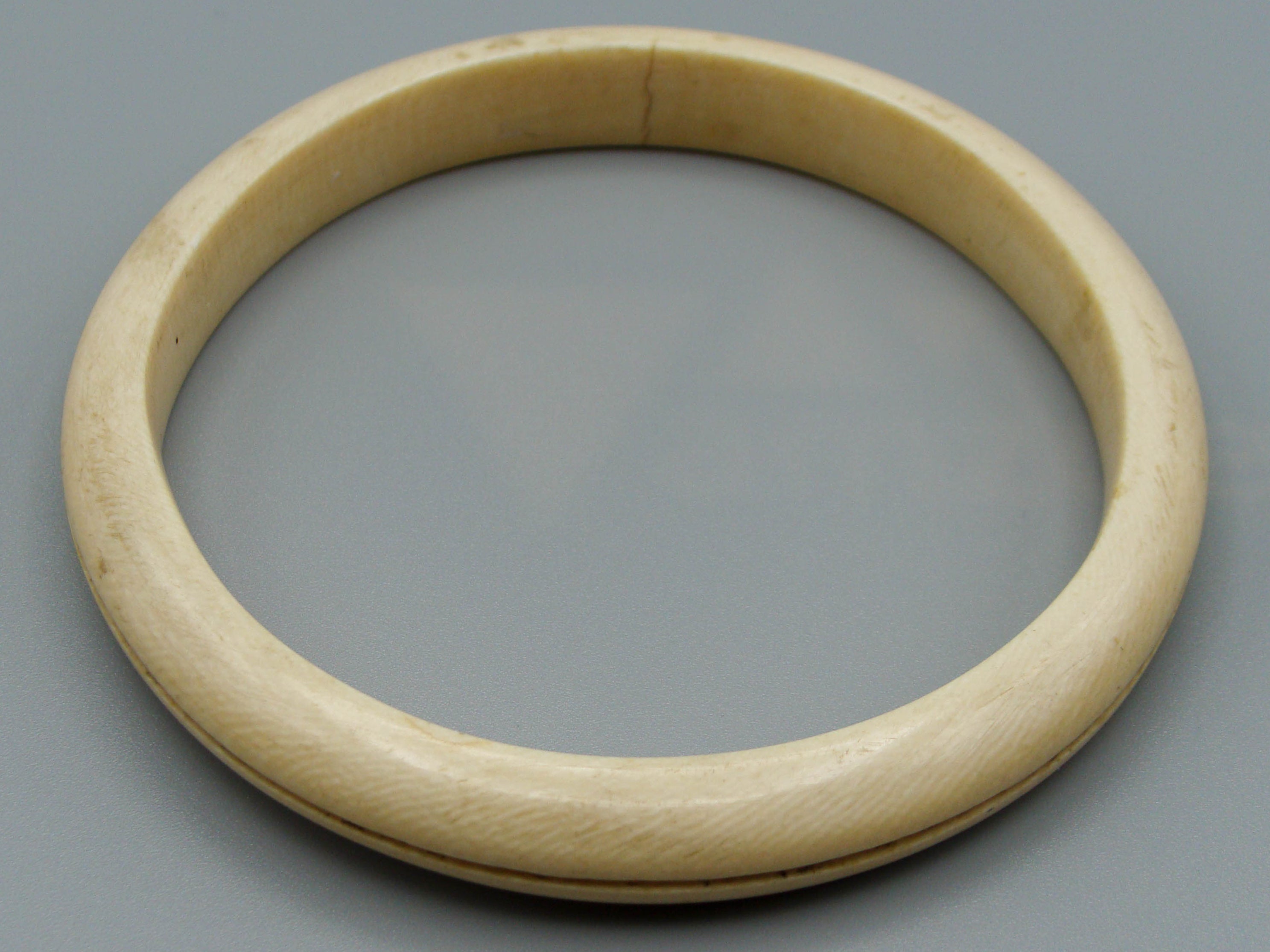 Antique Ivory, Natural Ivory, Ivory Bracelet, Mediterranean Ivory, handcarved Ivory, Asien Ivory, Elephant Ivory