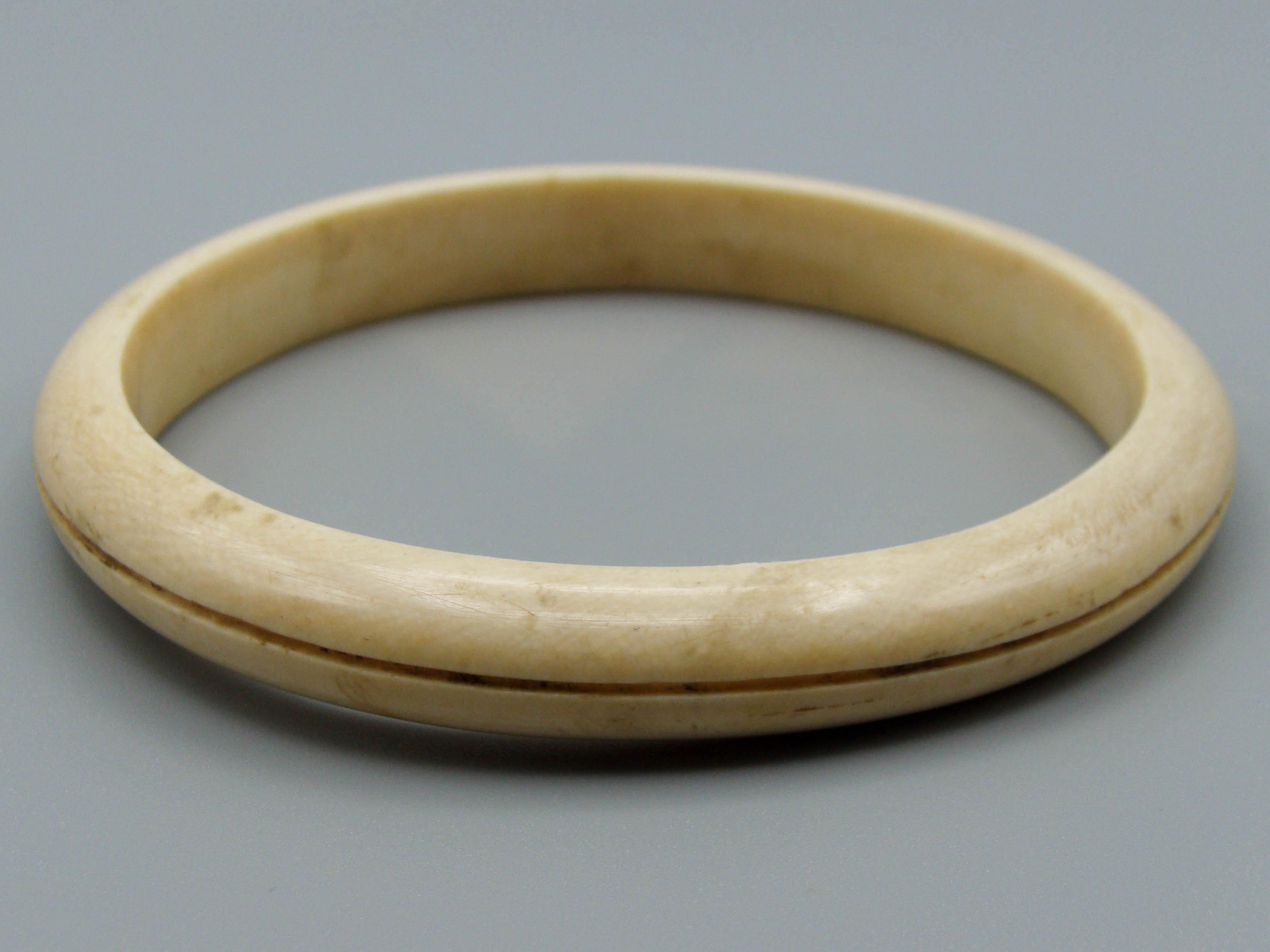 Antique Ivory, Natural Ivory, Ivory Bracelet, Mediterranean Ivory, handcarved Ivory, Asien Ivory, Elephant Ivory