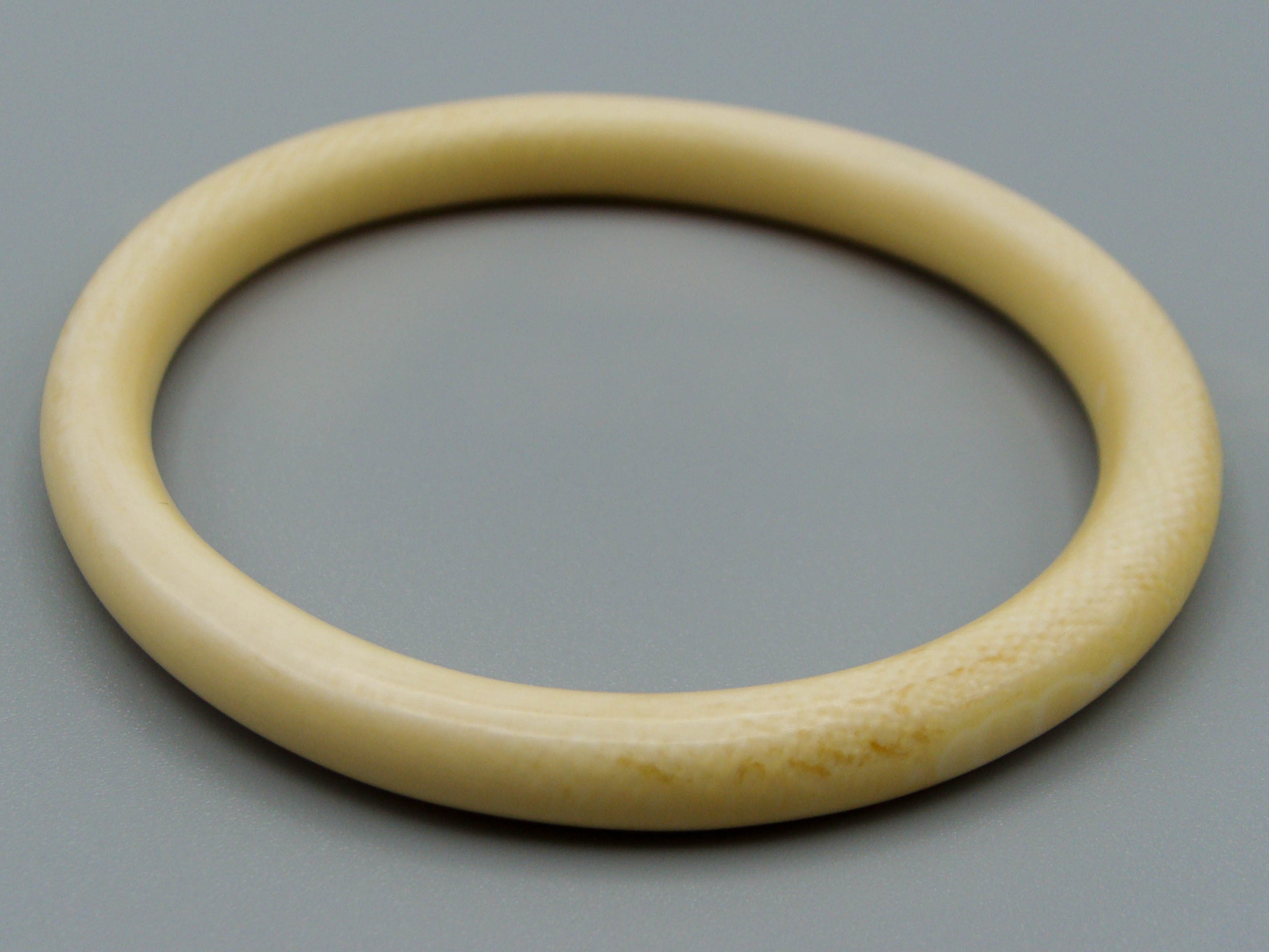 Antique Ivory, Natural Ivory, Ivory Bracelet, Mediterranean Ivory, handcarved Ivory, Asien Ivory, Elephant Ivory