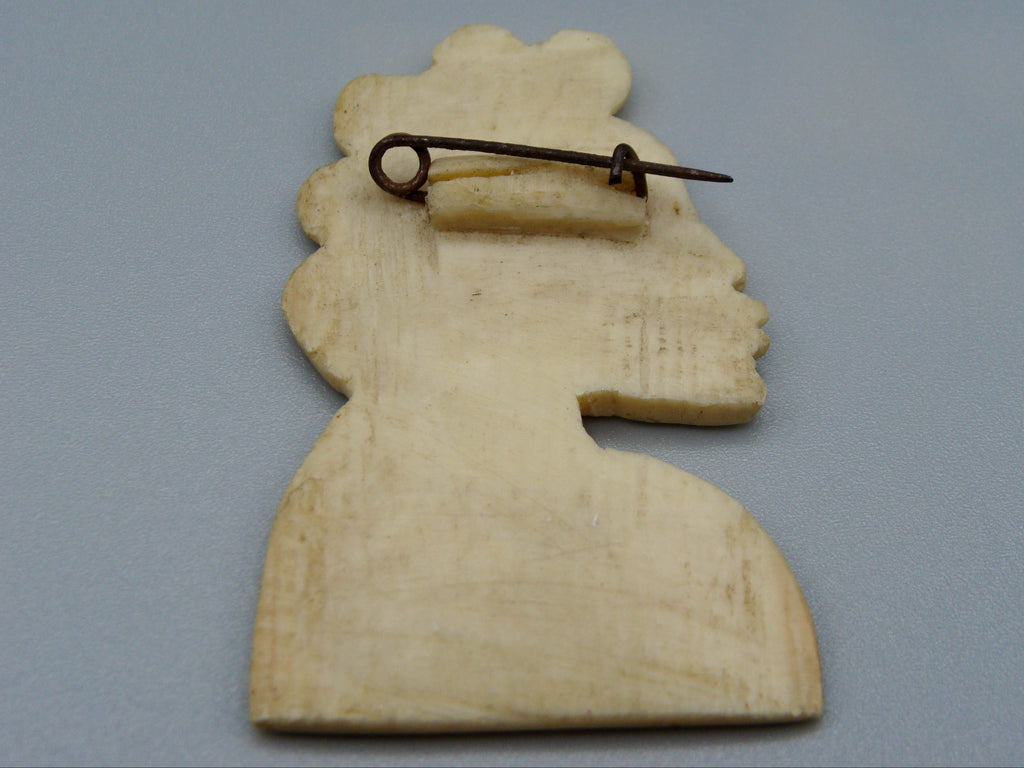 Antique Ivory, Natural Ivory, Ivory Brooch, Mediterranean Ivory, handcarved Ivory, Asien Ivory, Elephant Ivory