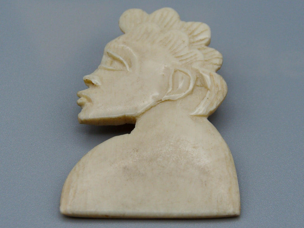 Antique Ivory, Natural Ivory, Ivory Brooch, Mediterranean Ivory, handcarved Ivory, Asien Ivory, Elephant Ivory