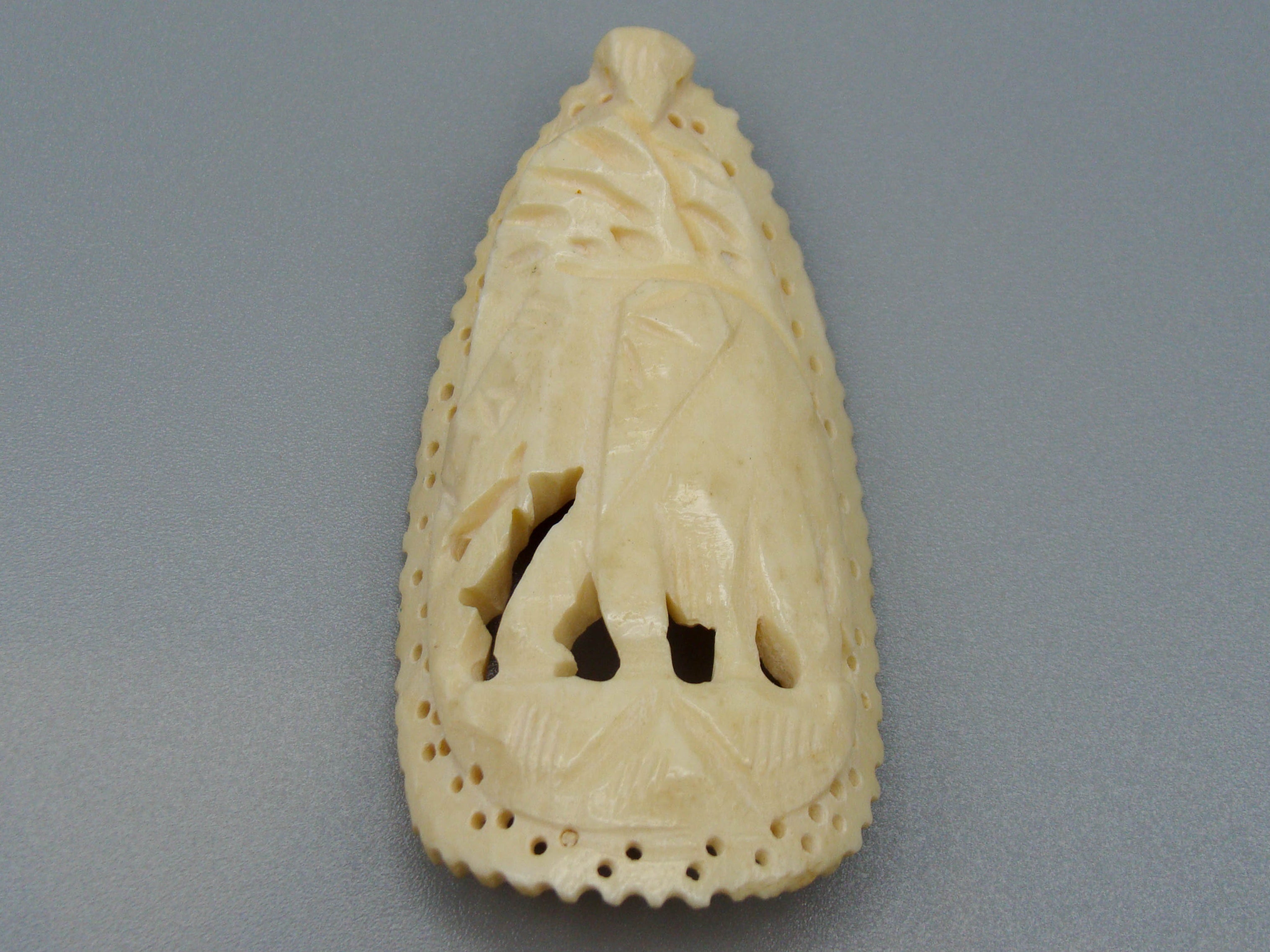 Antique Bone, Natural Bone, Bone Cameo, Mediterranean Bone, handcarved Bone, Asien Bone