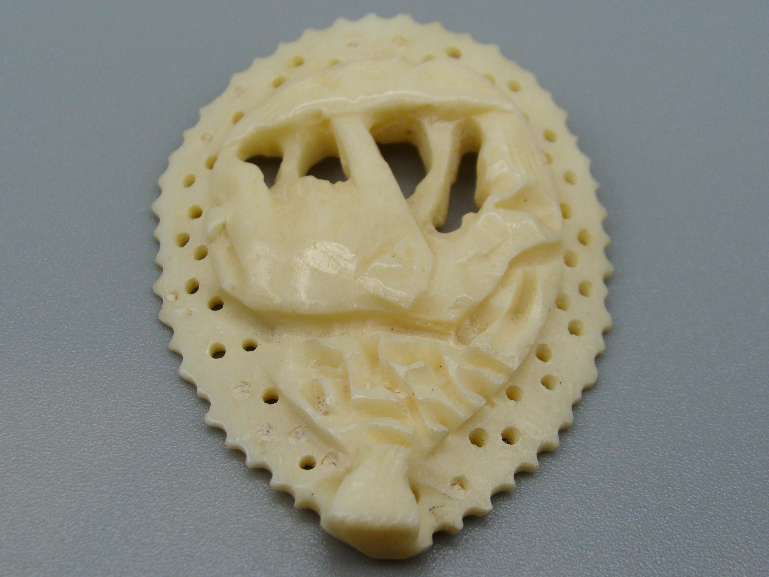 Antique Ivory, Natural Ivory, Mediterranean Ivory, handcarved Ivory, Asien Ivory, Elephant Ivory, Ivory Chain, Ivory Pendant