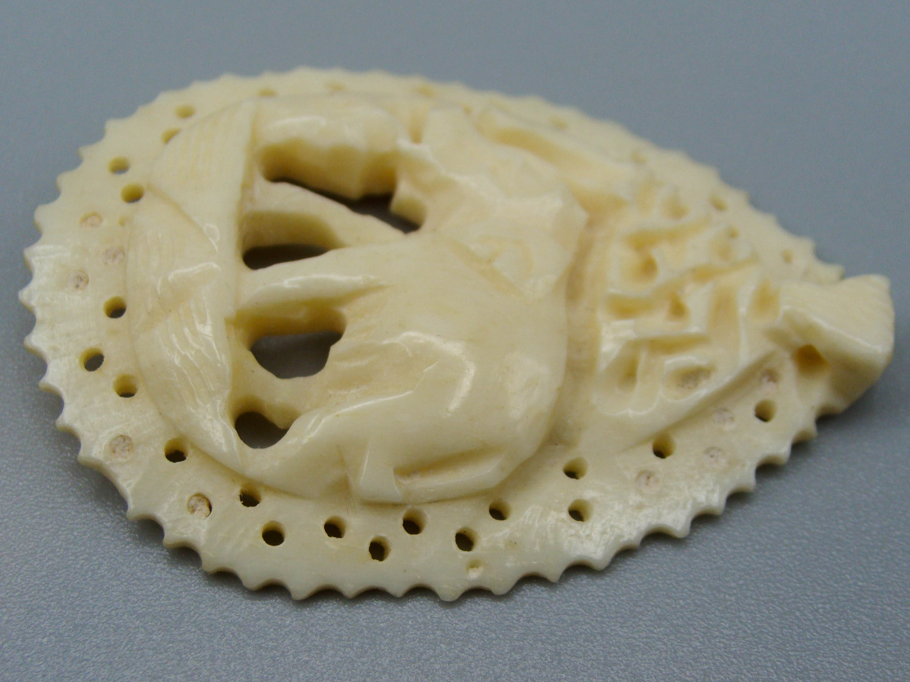 Antique Ivory, Natural Ivory, Mediterranean Ivory, handcarved Ivory, Asien Ivory, Elephant Ivory, Ivory Chain, Ivory Pendant