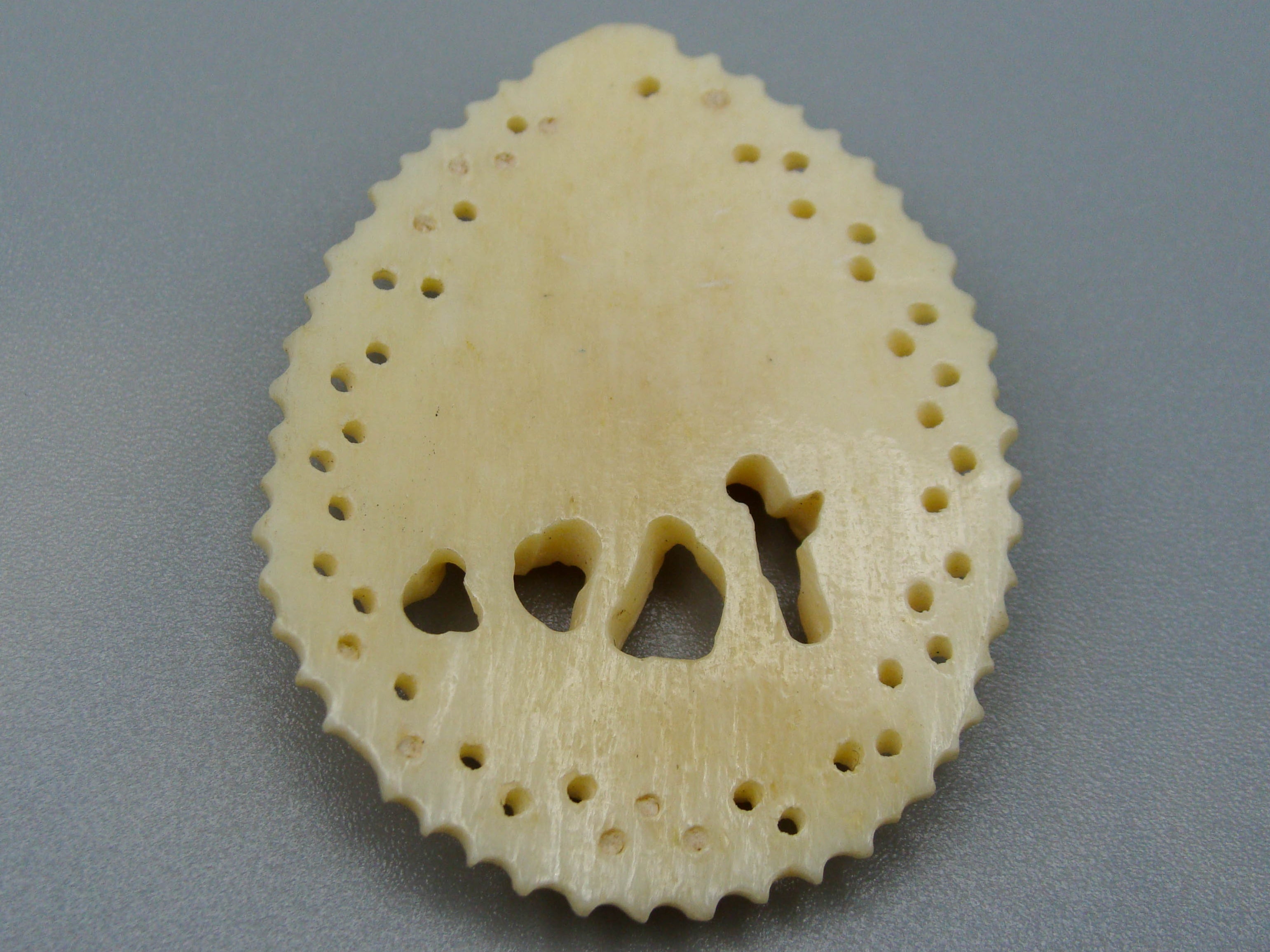 Antique Ivory, Natural Ivory, Mediterranean Ivory, handcarved Ivory, Asien Ivory, Elephant Ivory, Ivory Chain, Ivory Pendant
