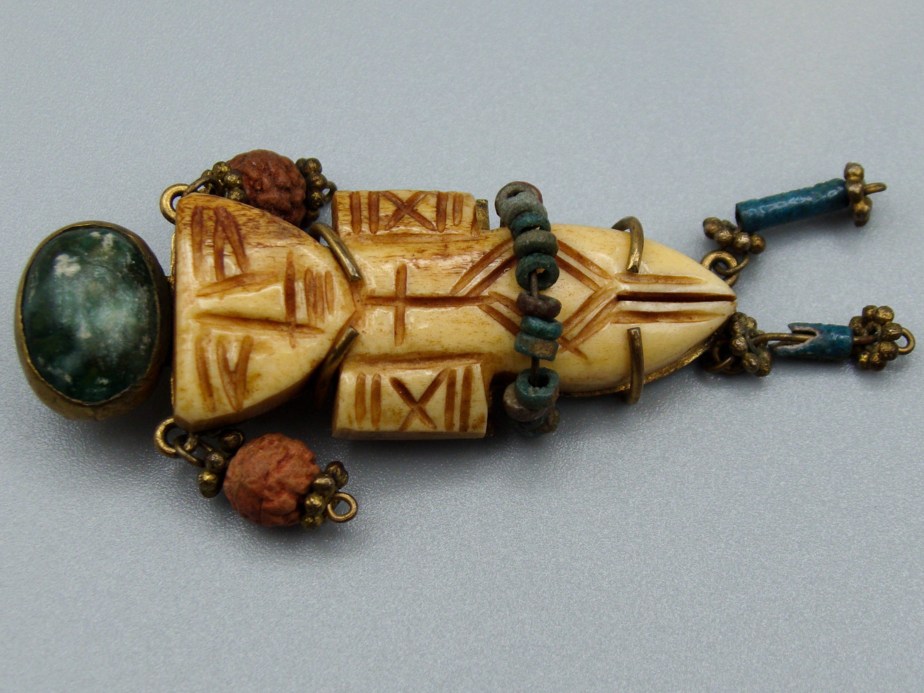 Antique Bone, Natural Bone, Bone pendant, Mediterranean Bone, handcarved bone, Asien Bone