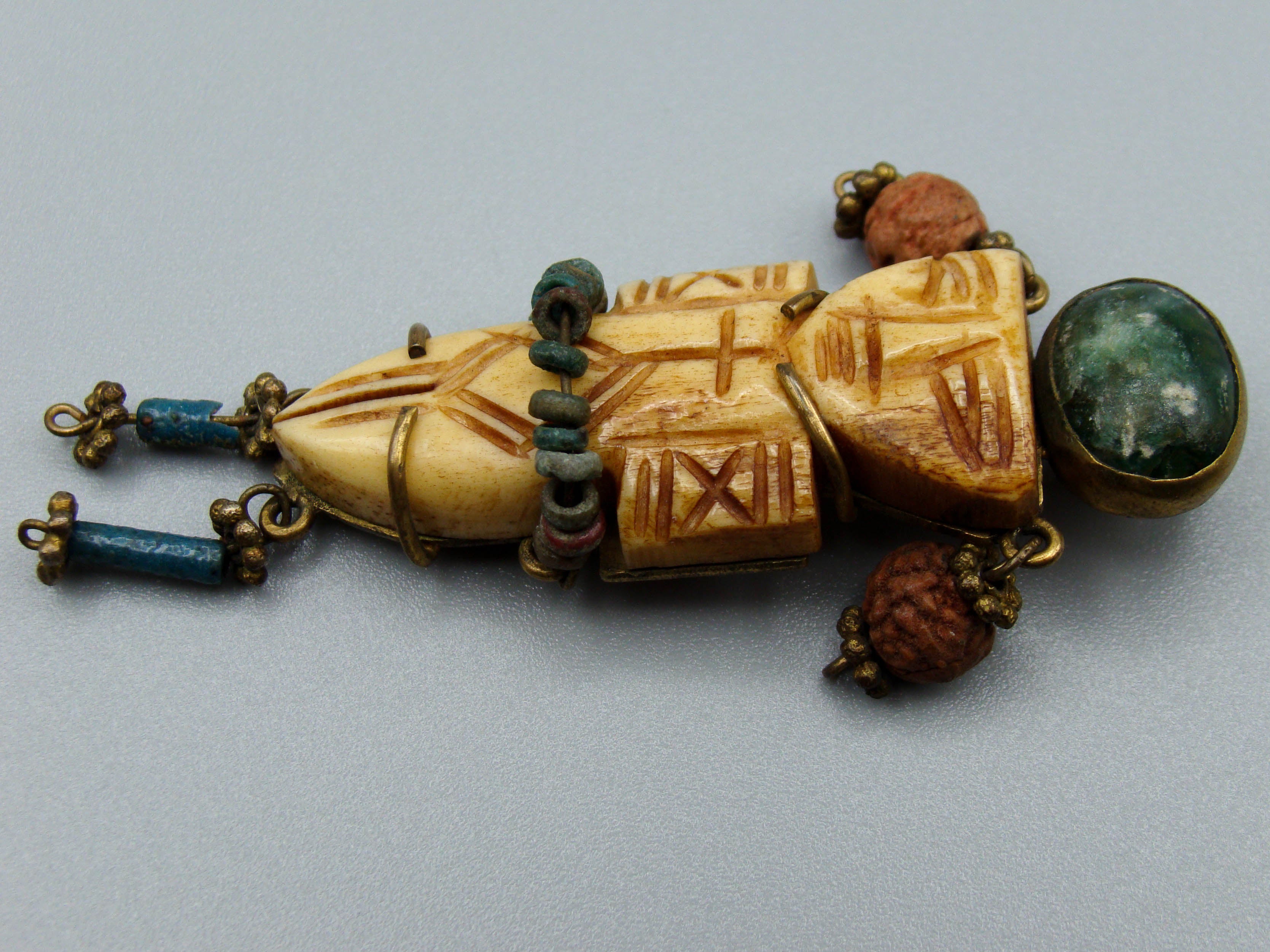 Antique Bone, Natural Bone, Bone pendant, Mediterranean Bone, handcarved bone, Asien Bone