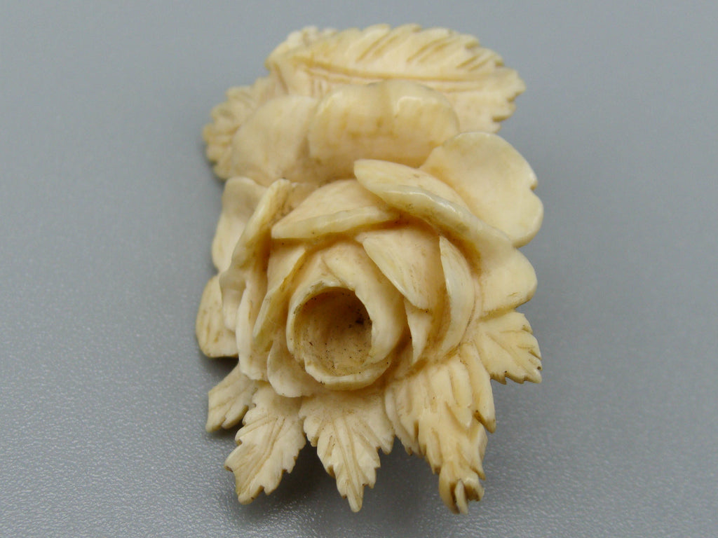 Antique Ivory, Natural Ivory, Ivory Brooch, Mediterranean Ivory, handcarved Ivory, Asien Ivory, Elephant Ivory