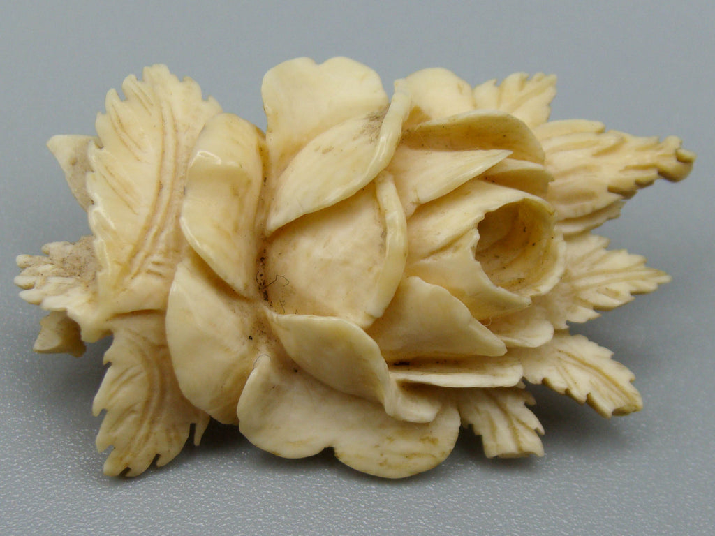 Antique Ivory, Natural Ivory, Ivory Brooch, Mediterranean Ivory, handcarved Ivory, Asien Ivory, Elephant Ivory