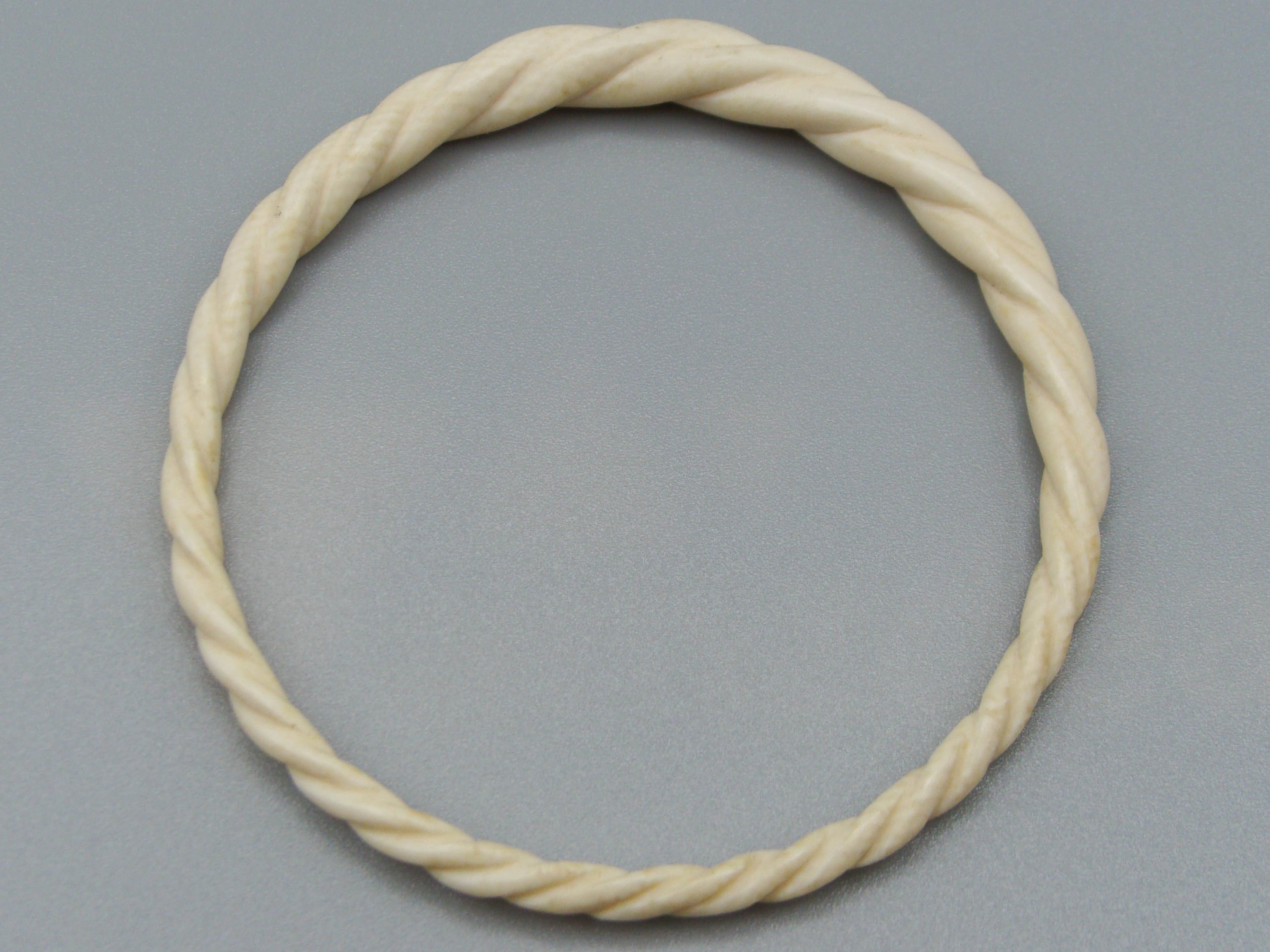 Antique Ivory, Natural Ivory, Ivory Bracelet, Mediterranean Ivory, handcarved Ivory, Asien Ivory, Elephant Ivory