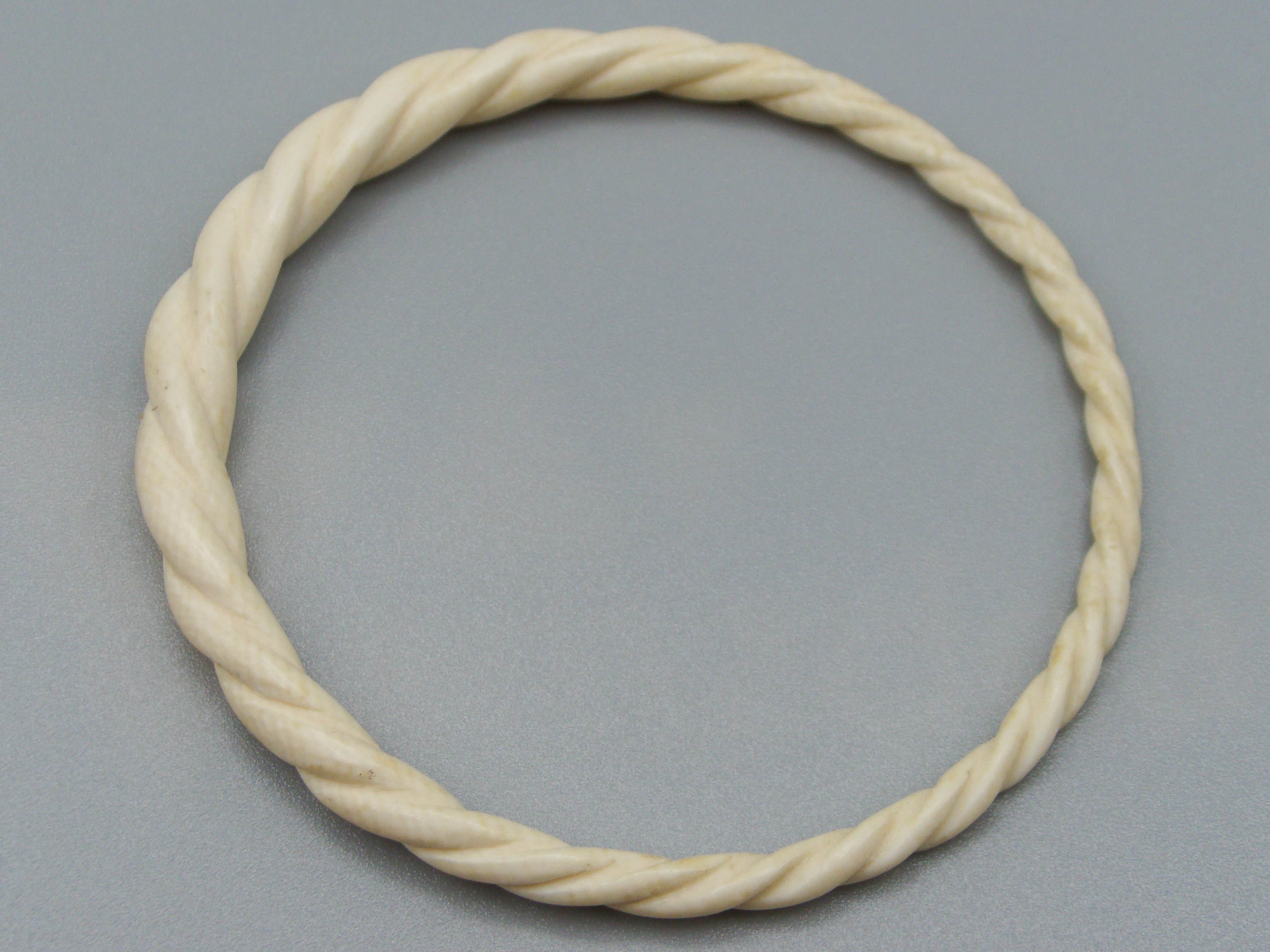 Antique Ivory, Natural Ivory, Ivory Bracelet, Mediterranean Ivory, handcarved Ivory, Asien Ivory, Elephant Ivory