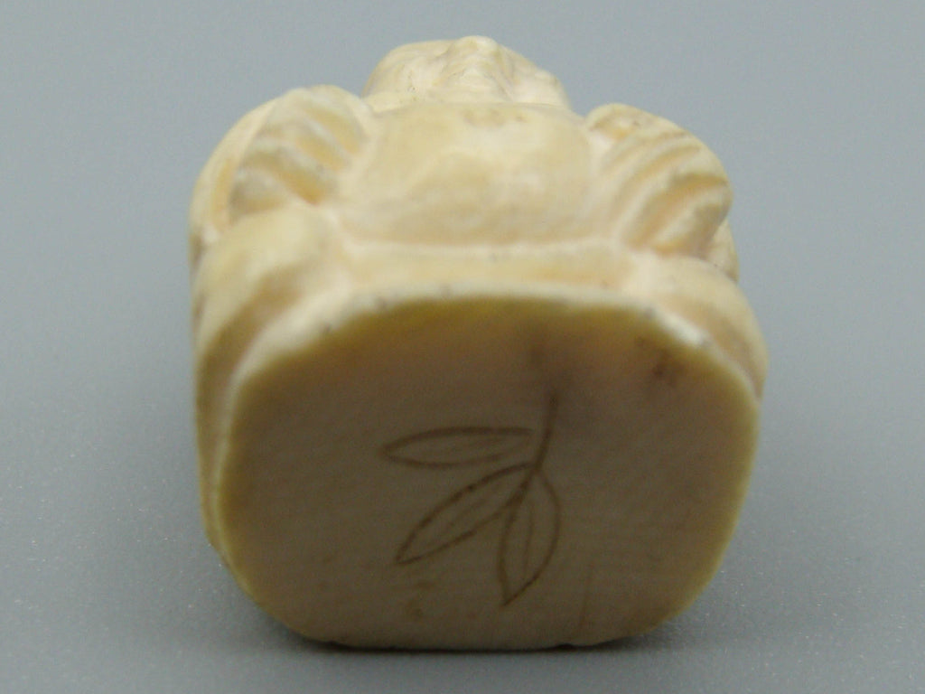 Antique Ivory, Natural Ivory, Mediterranean Ivory, handcarved Ivory, Asien Ivory, Elephant Ivory, Ivory Chain, Ivory Pendant