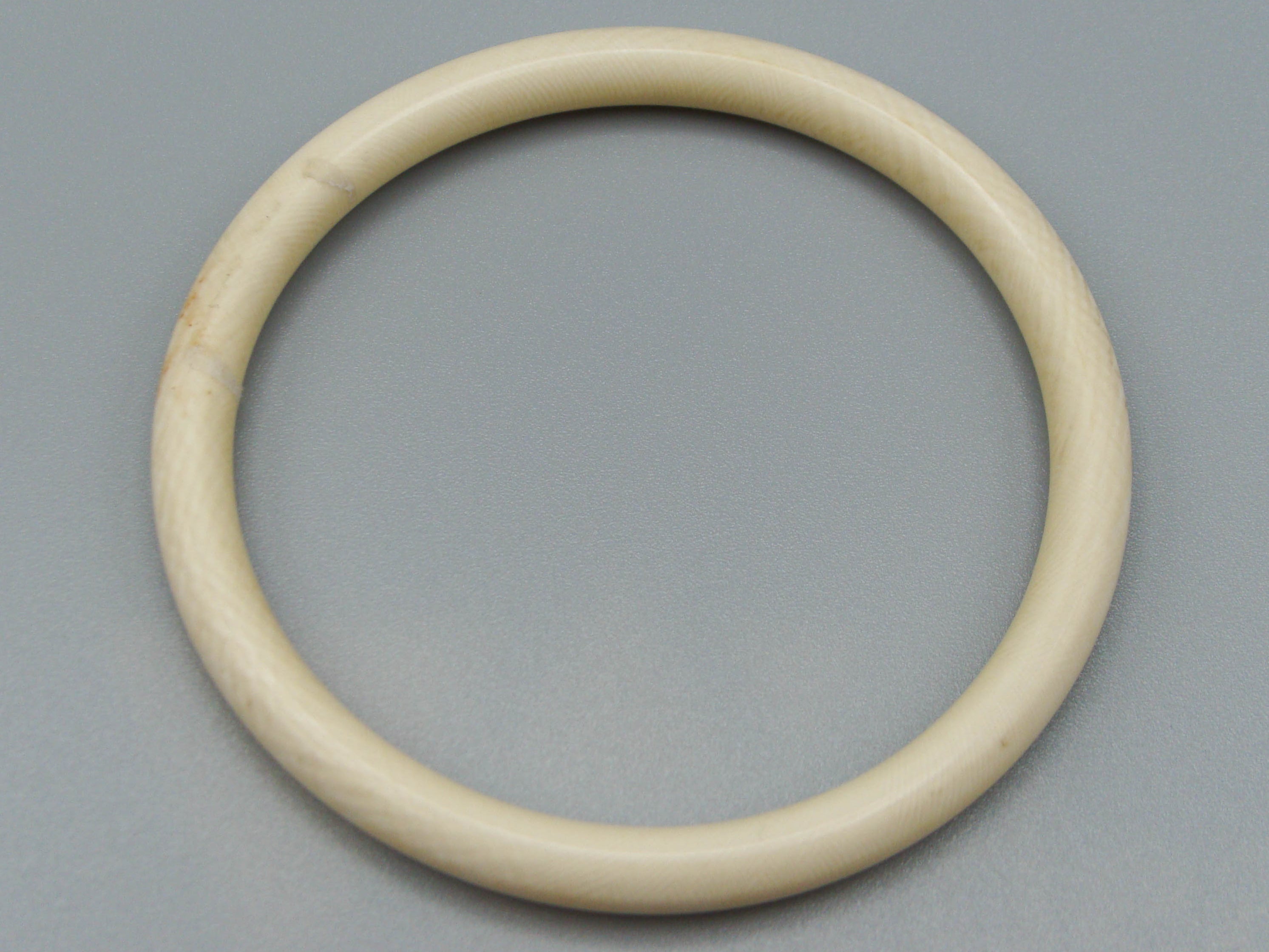 Antique Ivory, Natural Ivory, Ivory Bracelet, Mediterranean Ivory, handcarved Ivory, Asien Ivory, Elephant Ivory