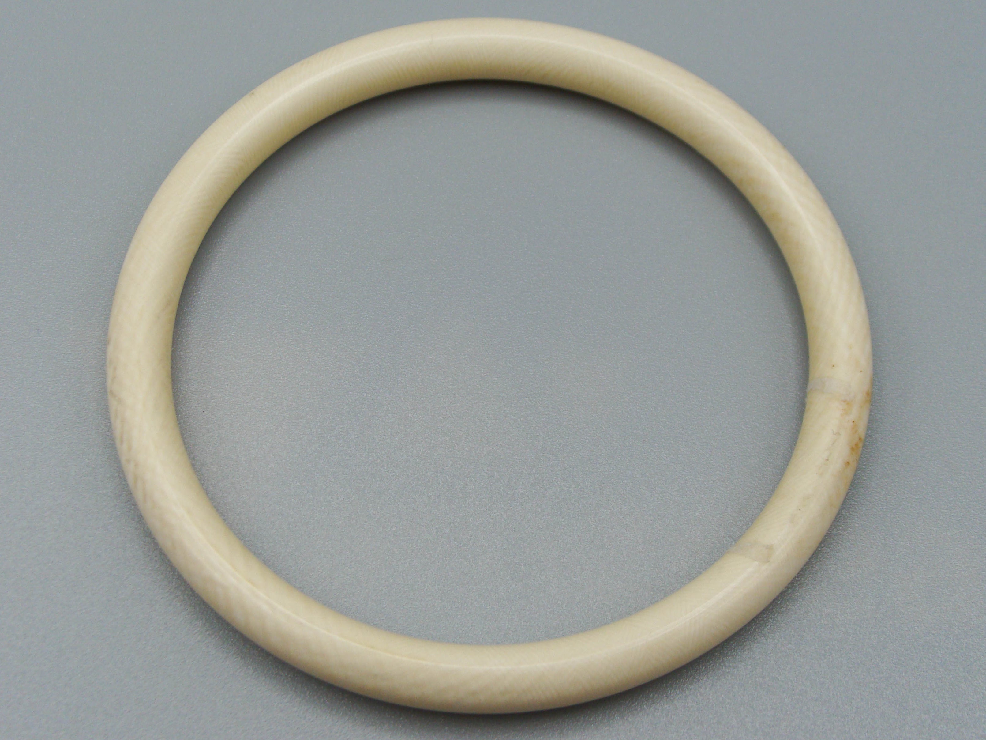 Antique Ivory, Natural Ivory, Ivory Bracelet, Mediterranean Ivory, handcarved Ivory, Asien Ivory, Elephant Ivory