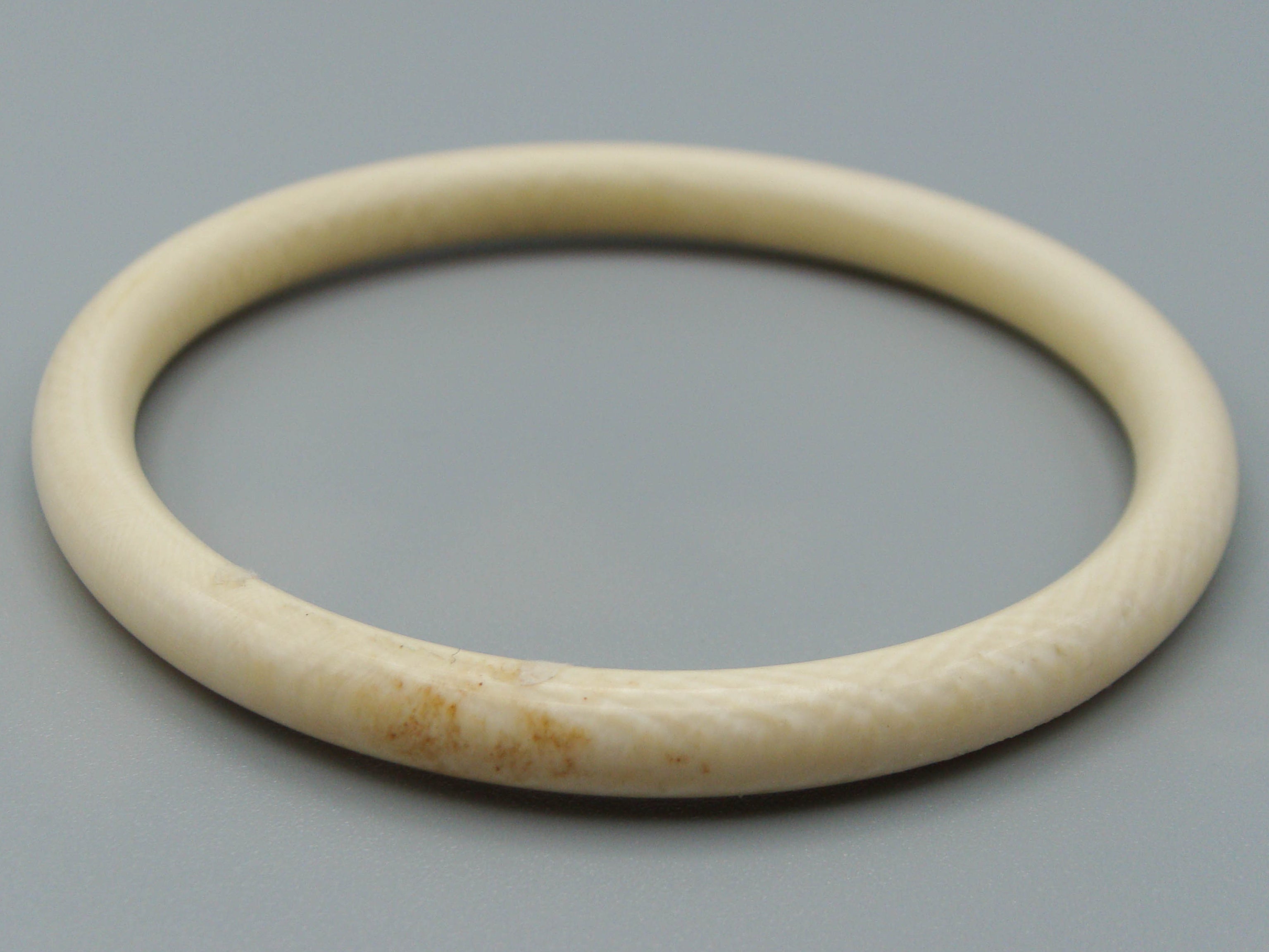Antique Ivory, Natural Ivory, Ivory Bracelet, Mediterranean Ivory, handcarved Ivory, Asien Ivory, Elephant Ivory
