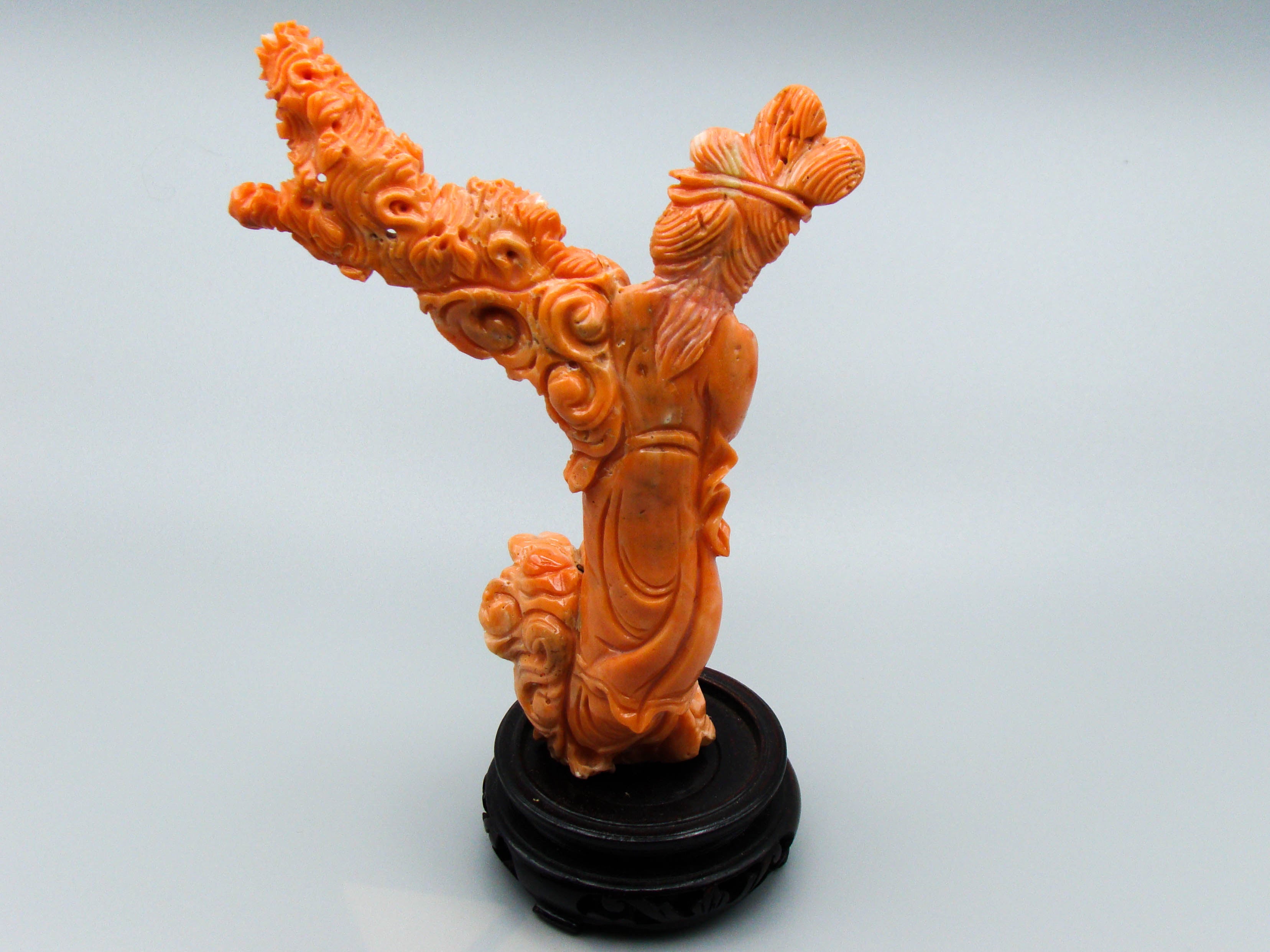 antique coral, natural coral, undyed coral, dark momo orange coral, Italian coral, pacific coral, Sardinian Coral, sea coral, Mediterranean coral, Mediterranean Figurine, Mediterranean orange, Mediterranean sculpture, coral sculpture, coral figurine, Asien coral, Asien figurine, handcarved coral, momo coral