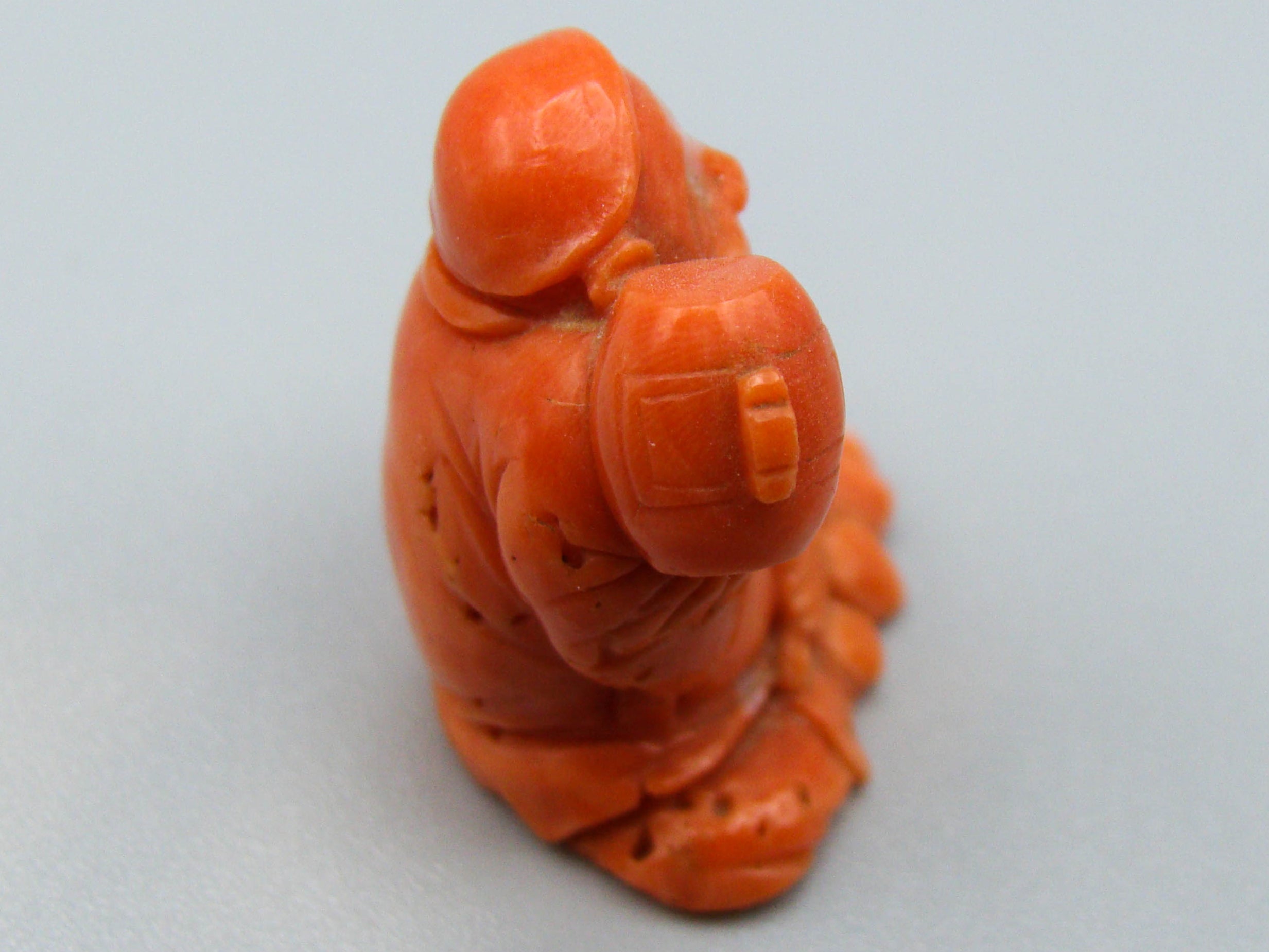antique coral, natural coral, undyed coral, dark momo orange coral, Italian coral, pacific coral, Sardinian Coral, sea coral, Mediterranean coral, Mediterranean Figurine, Mediterranean orange, Mediterranean sculpture, coral sculpture, coral figurine, Asien coral, Asien figurine, handcarved coral, momo coral