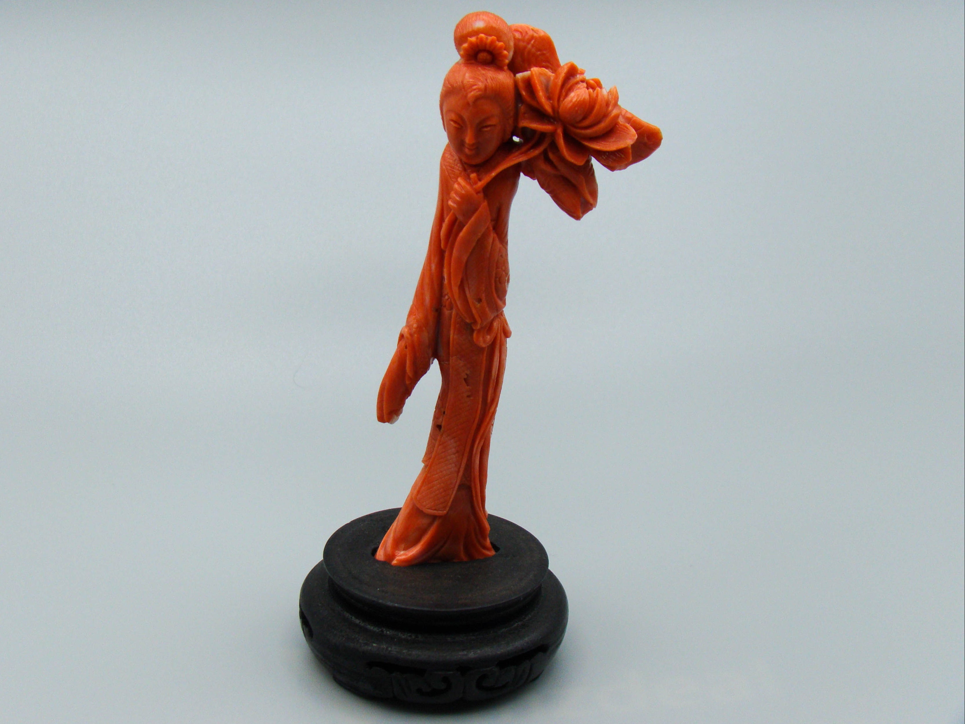 antique coral, natural coral, undyed coral, dark red coral, Italian coral, pacific coral, Sardinian Coral, sea coral, Mediterranean coral, Mediterranean Figurine, Mediterranean red, Mediterranean sculpture, coral sculpture, coral figurine, Asien coral, Asien figurine, handcarved coral,
