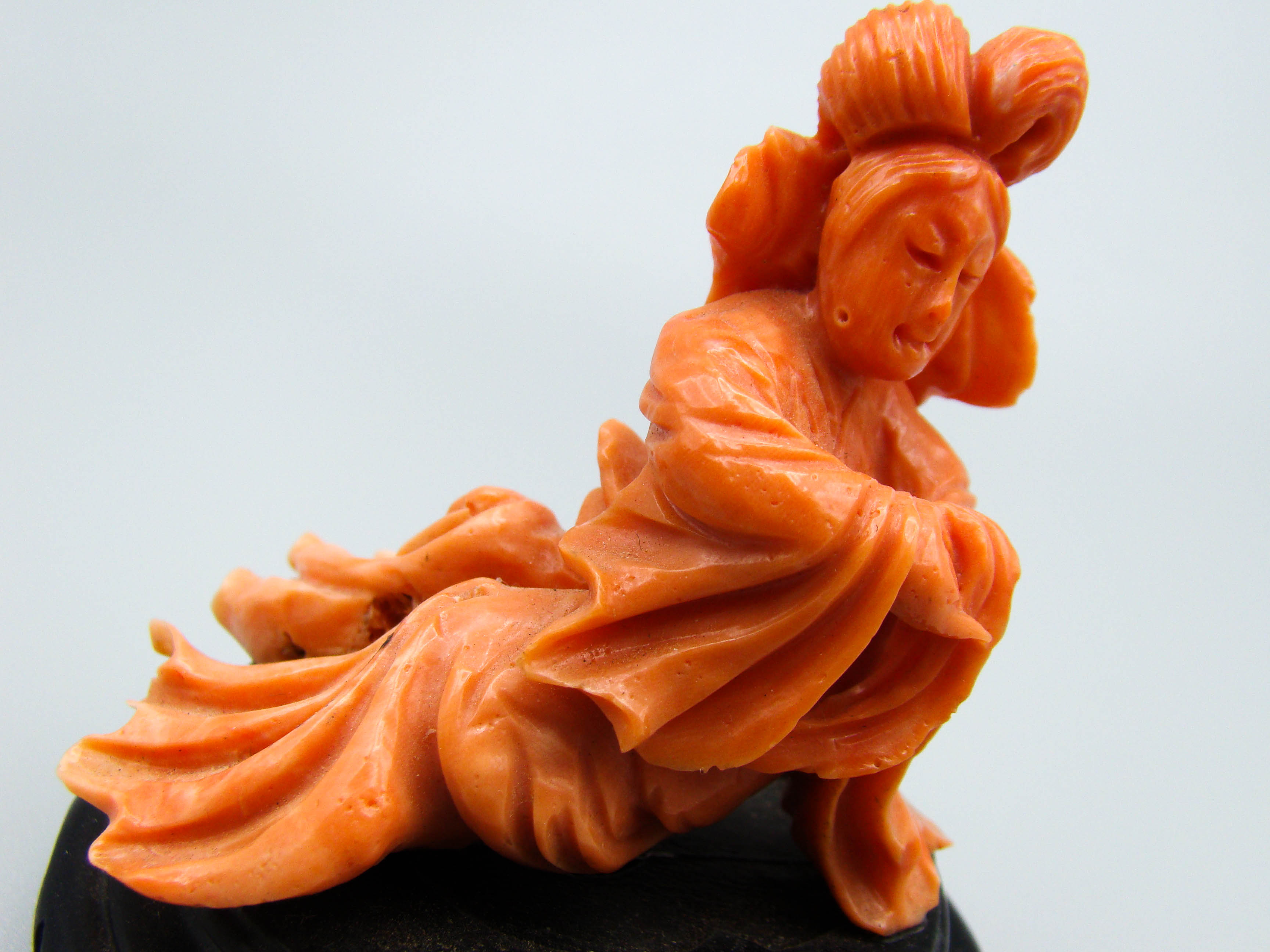 antique coral, natural coral, undyed coral, dark orange coral, Italian coral, pacific coral, Sardinian Coral, sea coral, Mediterranean coral, Mediterranean Figurine, Mediterranean orange, Mediterranean sculpture, coral sculpture, coral figurine, Asien coral, Asien figurine, handcarved coral
