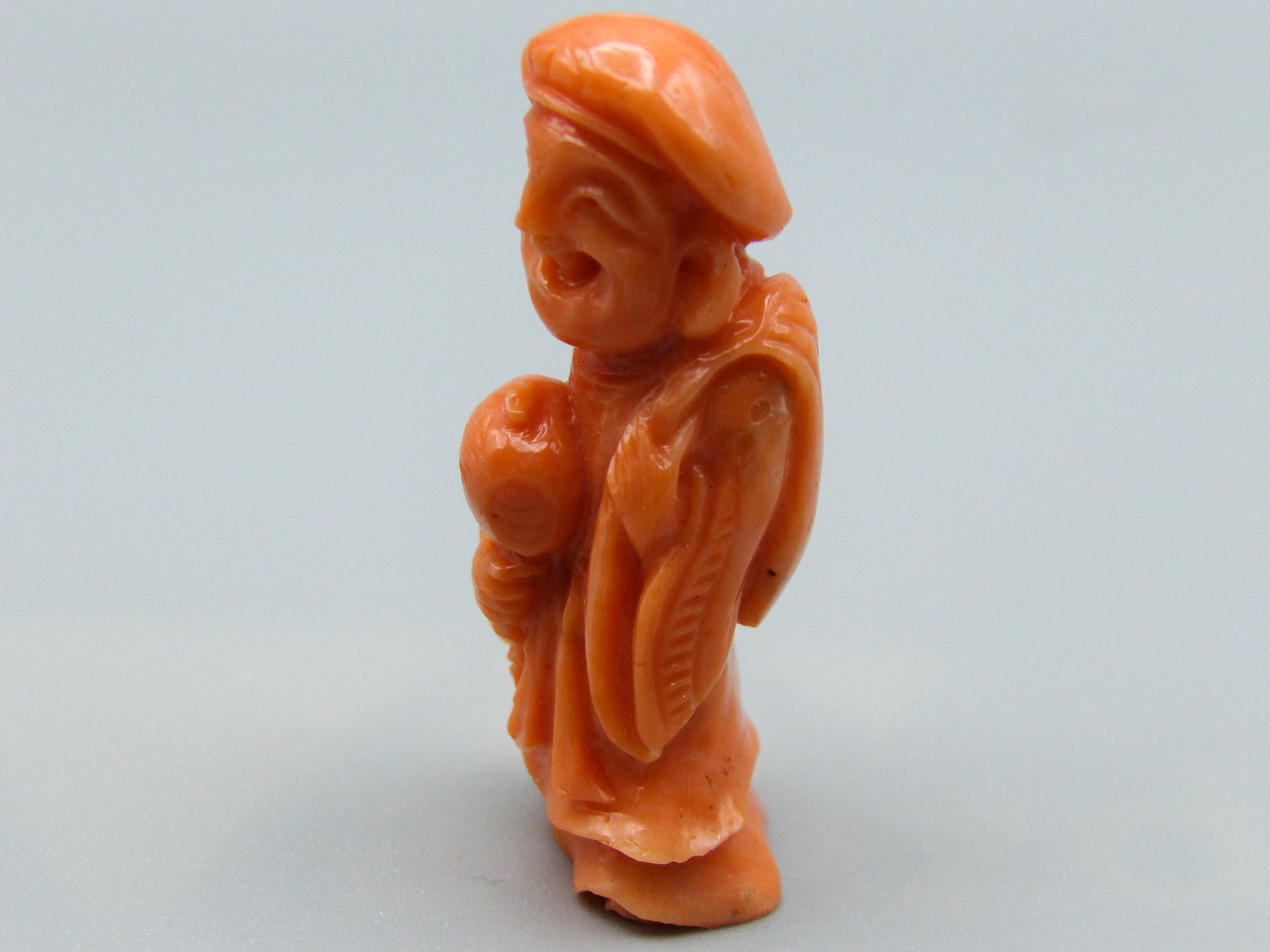 antique coral, natural coral, undyed coral, dark salmon coral, Italian coral, pacific coral, Sardinian Coral, sea coral, Mediterranean coral, Mediterranean Figurine, Mediterranean orange, Mediterranean sculpture, coral sculpture, coral figurine, Asien coral, Asien figurine, handcarved coral salmon figurine