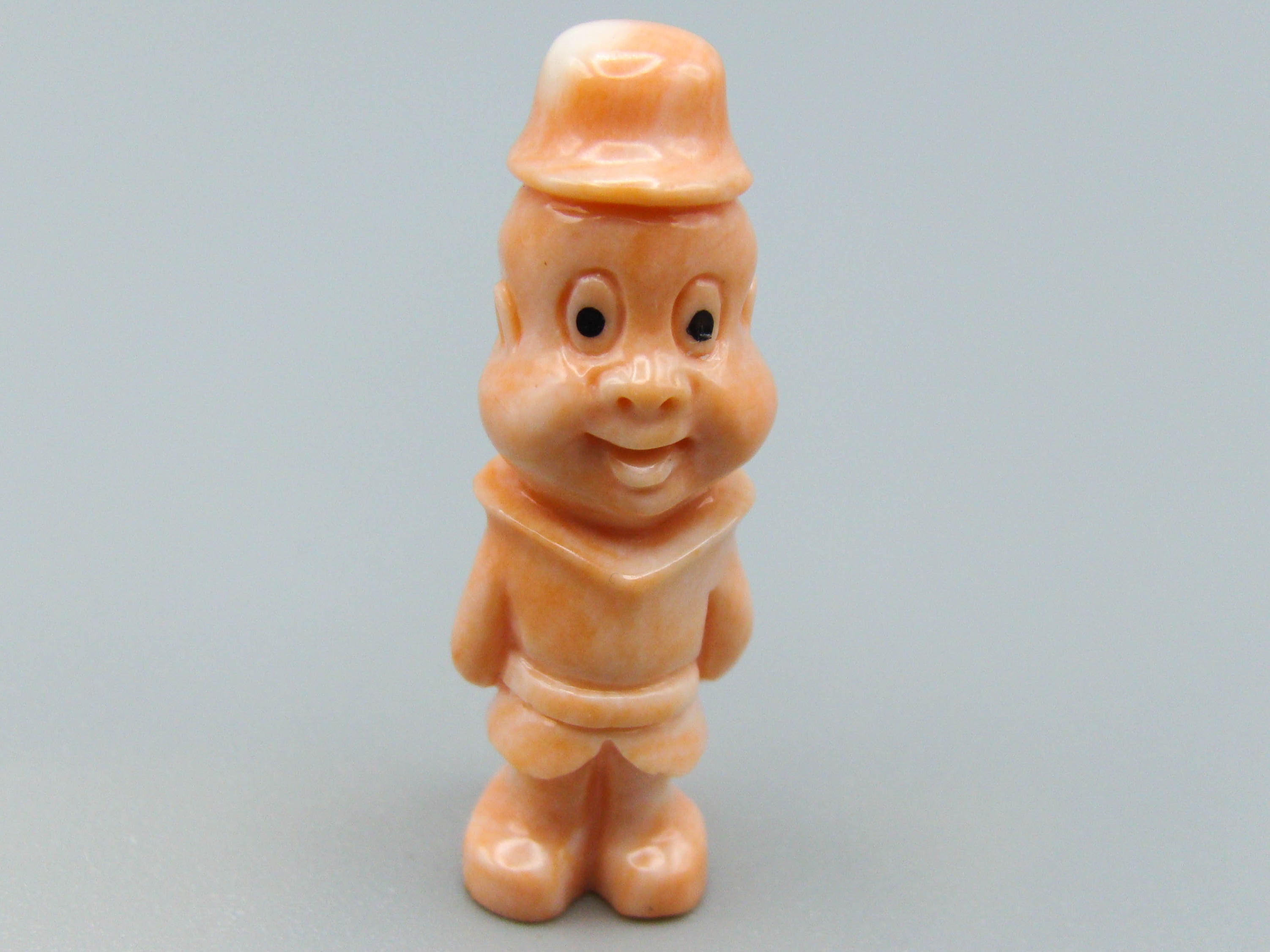 antique coral, natural coral, undyed coral, momo salmon coral, Italian coral, pacific coral, Sardinian Coral, sea coral, Mediterranean coral, Mediterranean Figurine, Mediterranean salmon, Mediterranean sculpture, coral sculpture, coral figurine, European coral, European figurine, handcarved coral, momo coral