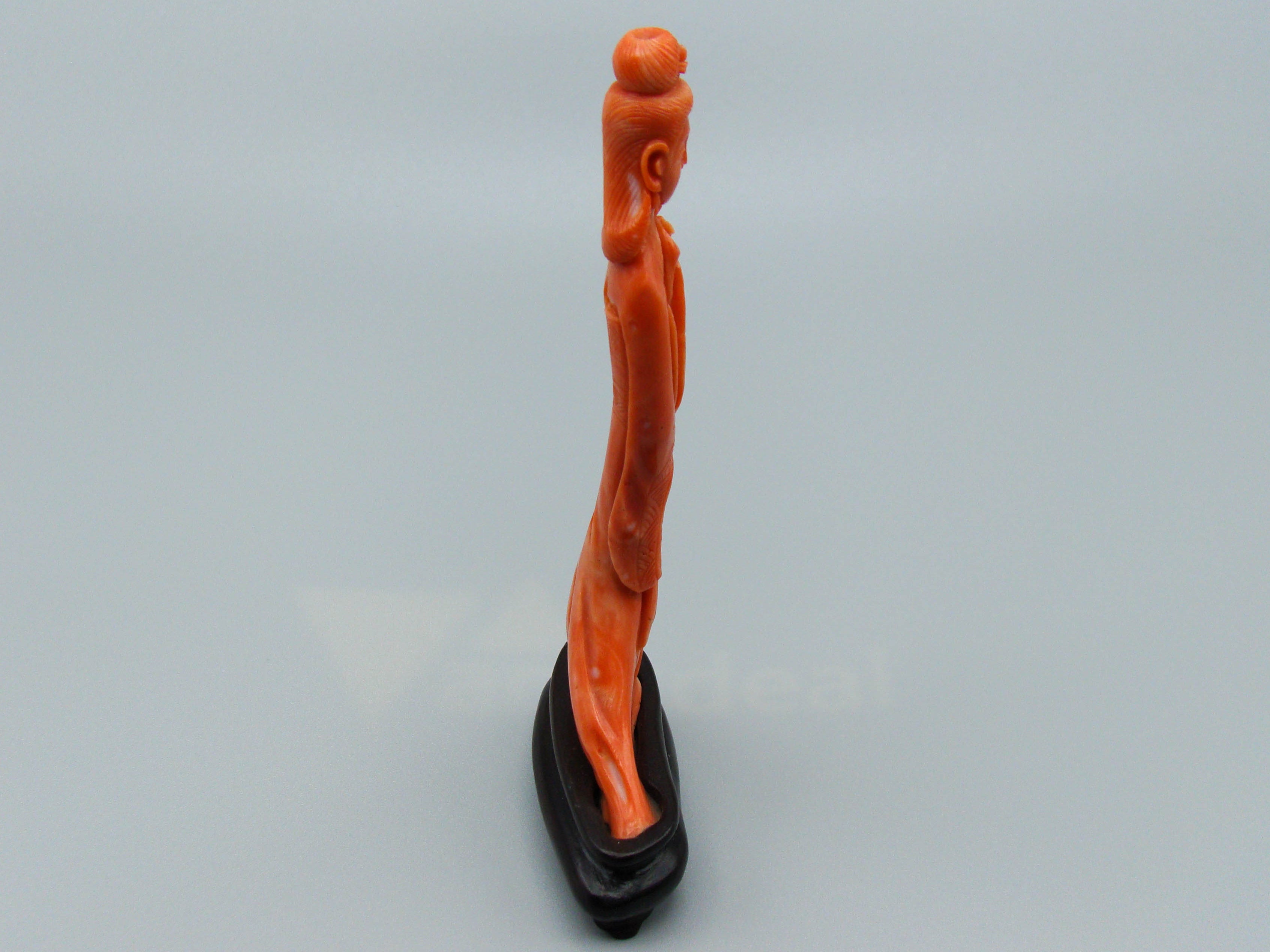 antique coral, natural coral, undyed coral, dark momo orange coral, Italian coral, pacific coral, Sardinian Coral, sea coral, Mediterranean coral, Mediterranean Figurine, Mediterranean orange, Mediterranean sculpture, coral sculpture, coral figurine, Asien coral, Asien figurine, handcarved coral, momo coral
