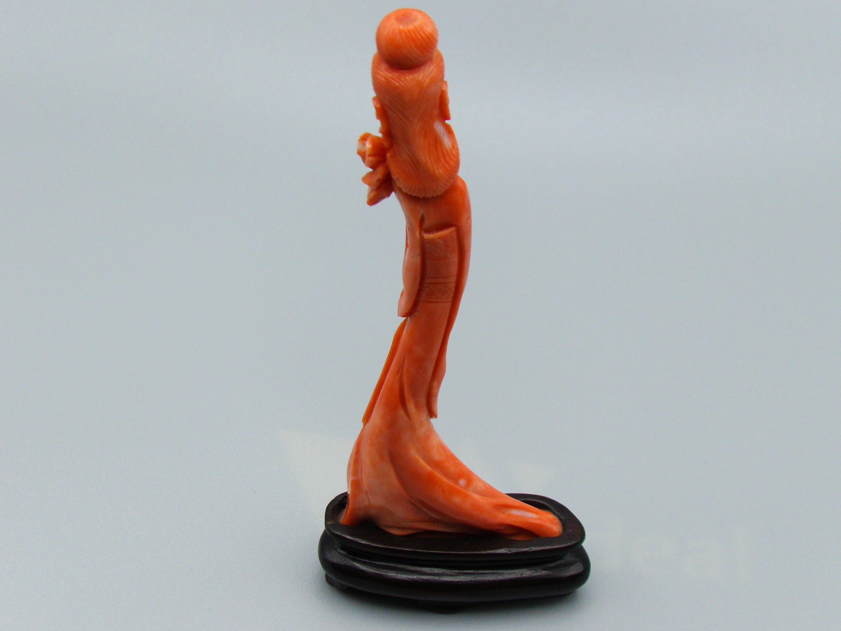 antique coral, natural coral, undyed coral, dark momo orange coral, Italian coral, pacific coral, Sardinian Coral, sea coral, Mediterranean coral, Mediterranean Figurine, Mediterranean orange, Mediterranean sculpture, coral sculpture, coral figurine, Asien coral, Asien figurine, handcarved coral, momo coral