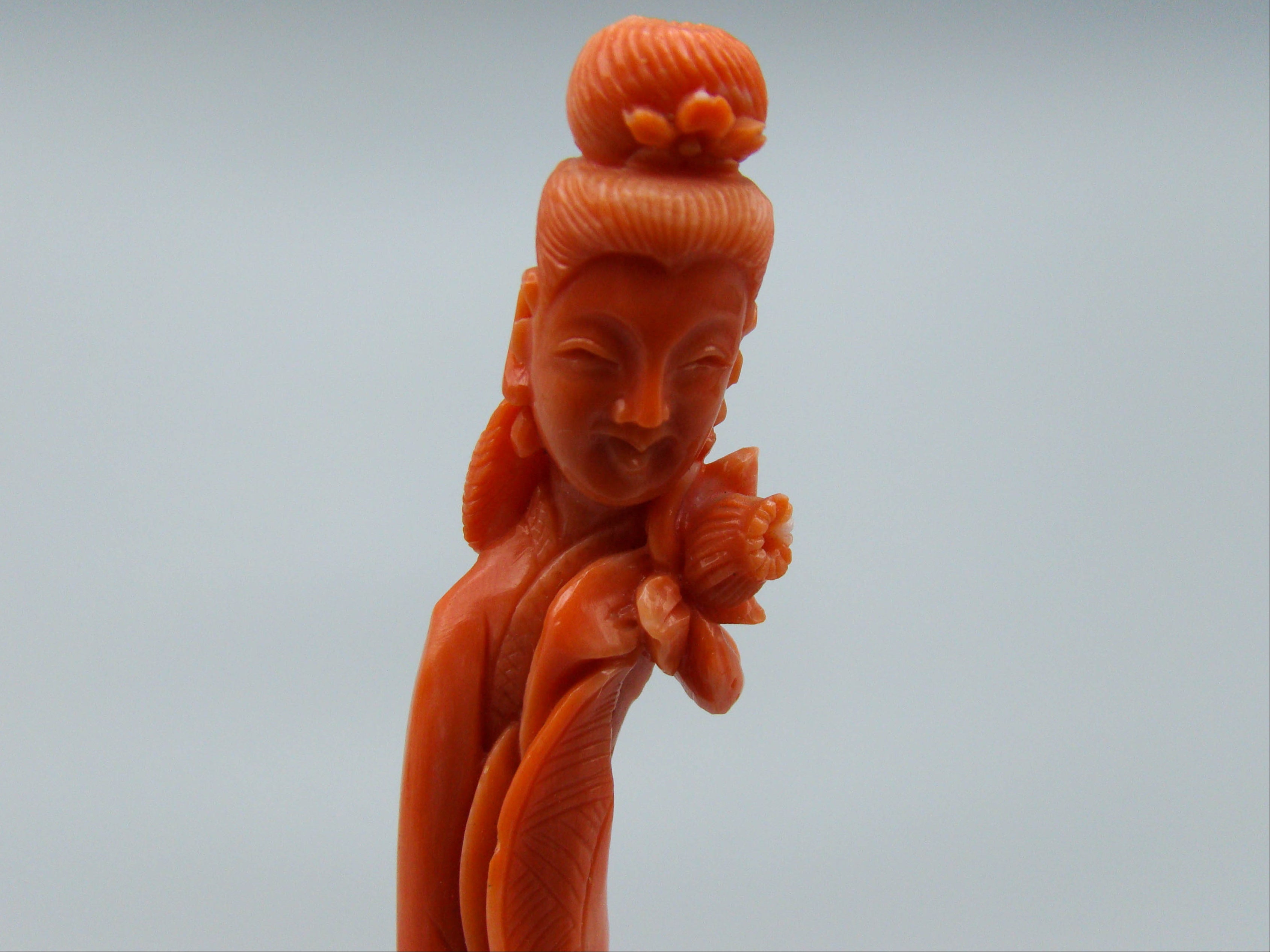 antique coral, natural coral, undyed coral, dark momo orange coral, Italian coral, pacific coral, Sardinian Coral, sea coral, Mediterranean coral, Mediterranean Figurine, Mediterranean orange, Mediterranean sculpture, coral sculpture, coral figurine, Asien coral, Asien figurine, handcarved coral, momo coral