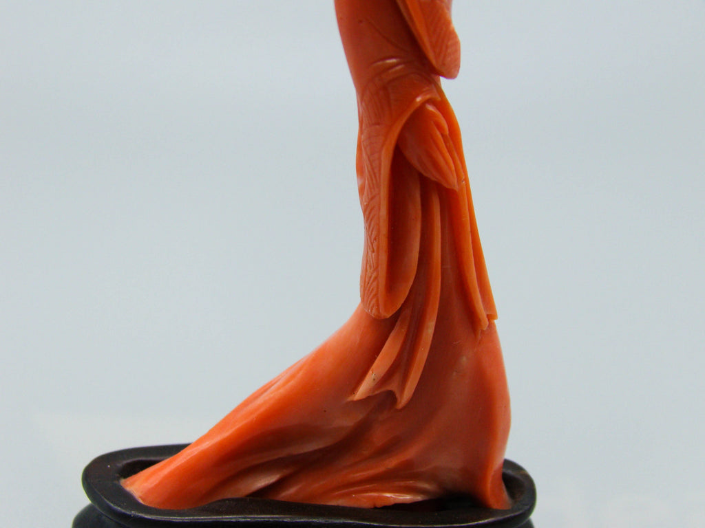 antique coral, natural coral, undyed coral, dark momo orange coral, Italian coral, pacific coral, Sardinian Coral, sea coral, Mediterranean coral, Mediterranean Figurine, Mediterranean orange, Mediterranean sculpture, coral sculpture, coral figurine, Asien coral, Asien figurine, handcarved coral, momo coral