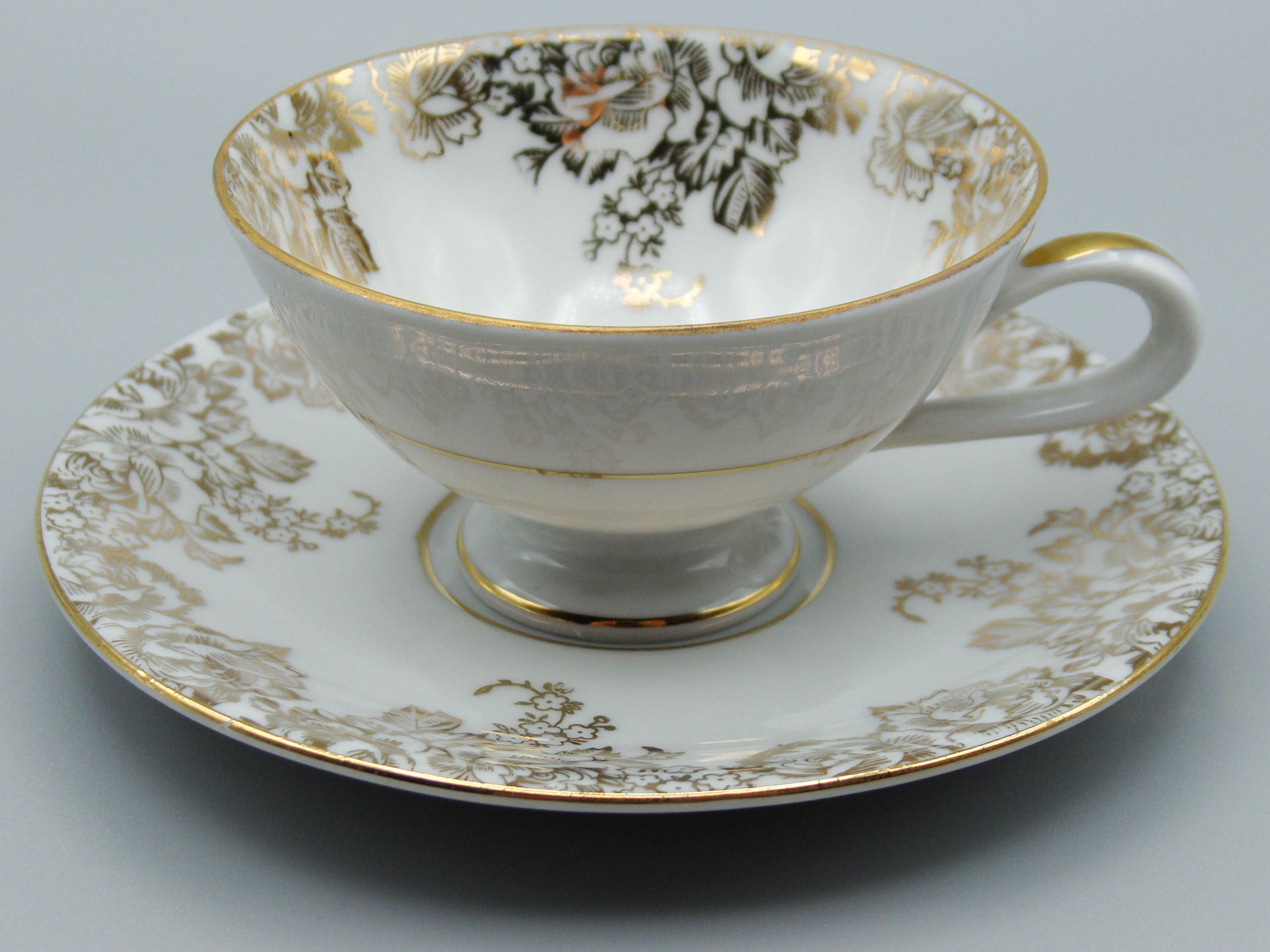 Vintage Antique Germany Bavaria Porcelain Tea Cup - Saucer and Cup Set - Kingdom of Antique Arts, Bavaria Porcelain, German Porcelain, Hantpainted Porcelain, Collecting Tea cups, Colllecting Coffee cups, Art Deco Porcelain