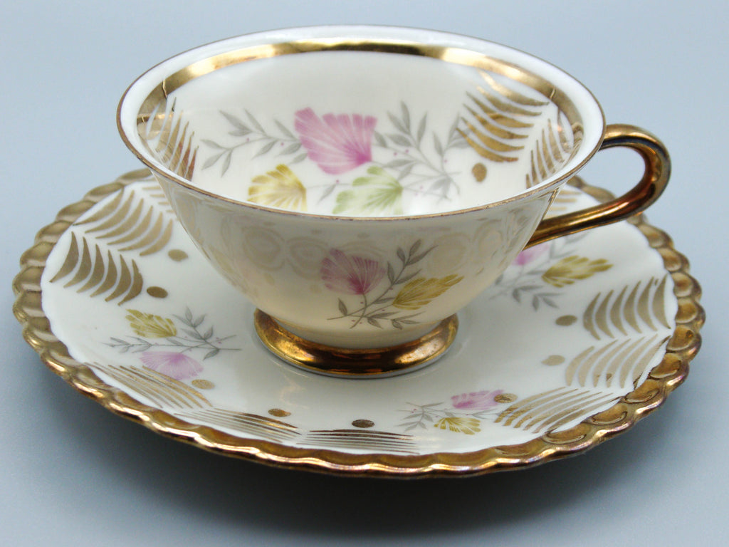 Vintage Antique Germany Bavaria Porcelain Tea Cup - Saucer and Cup Set - Kingdom of Antique Arts, Bavaria Porcelain, German Porcelain, Hantpainted Porcelain, Collecting Tea cups, Colllecting Coffee cups, Art Deco Porcelain