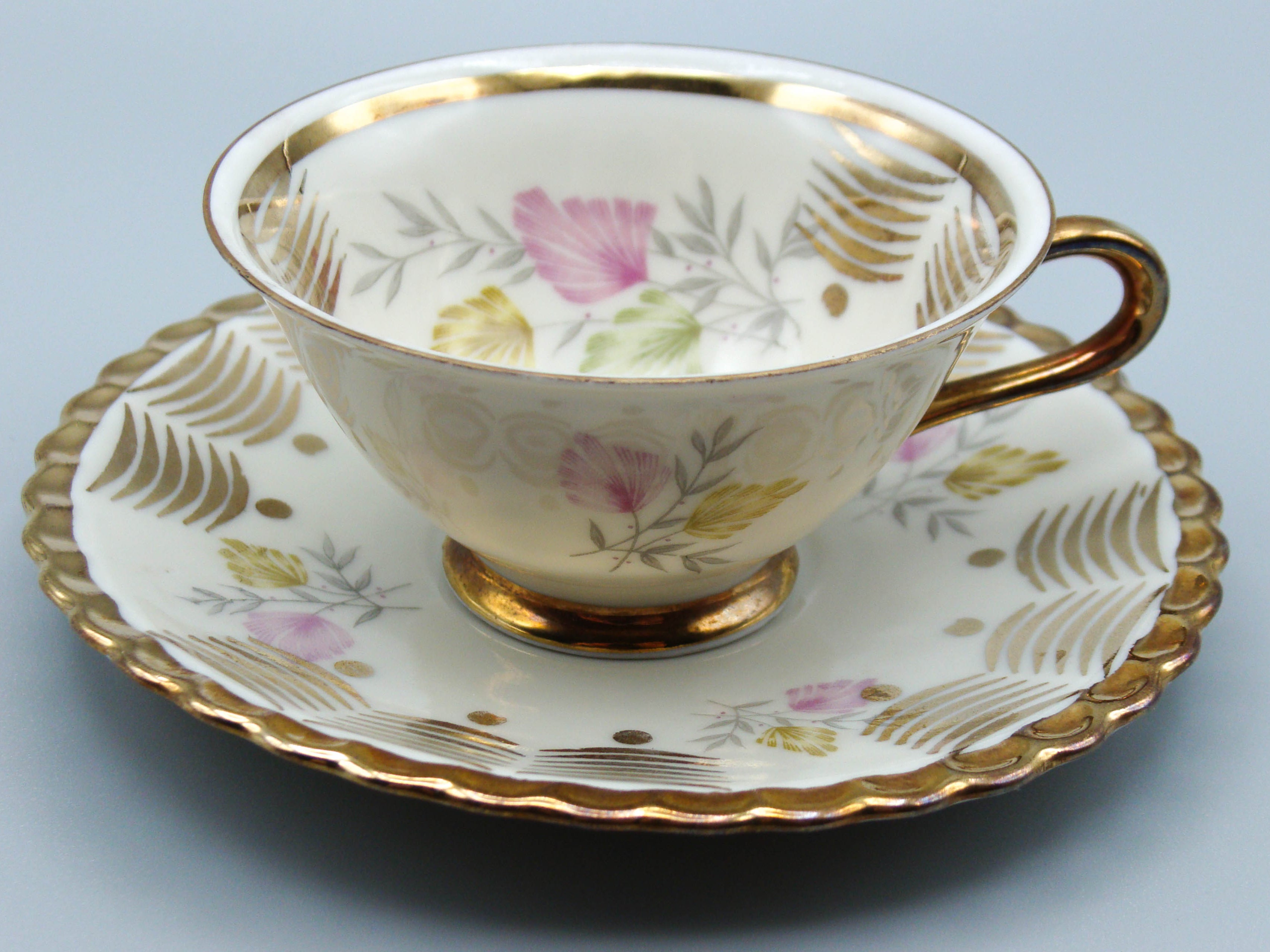Vintage Antique Germany Bavaria Porcelain Tea Cup - Saucer and Cup Set - Kingdom of Antique Arts, Bavaria Porcelain, German Porcelain, Hantpainted Porcelain, Collecting Tea cups, Colllecting Coffee cups, Art Deco Porcelain