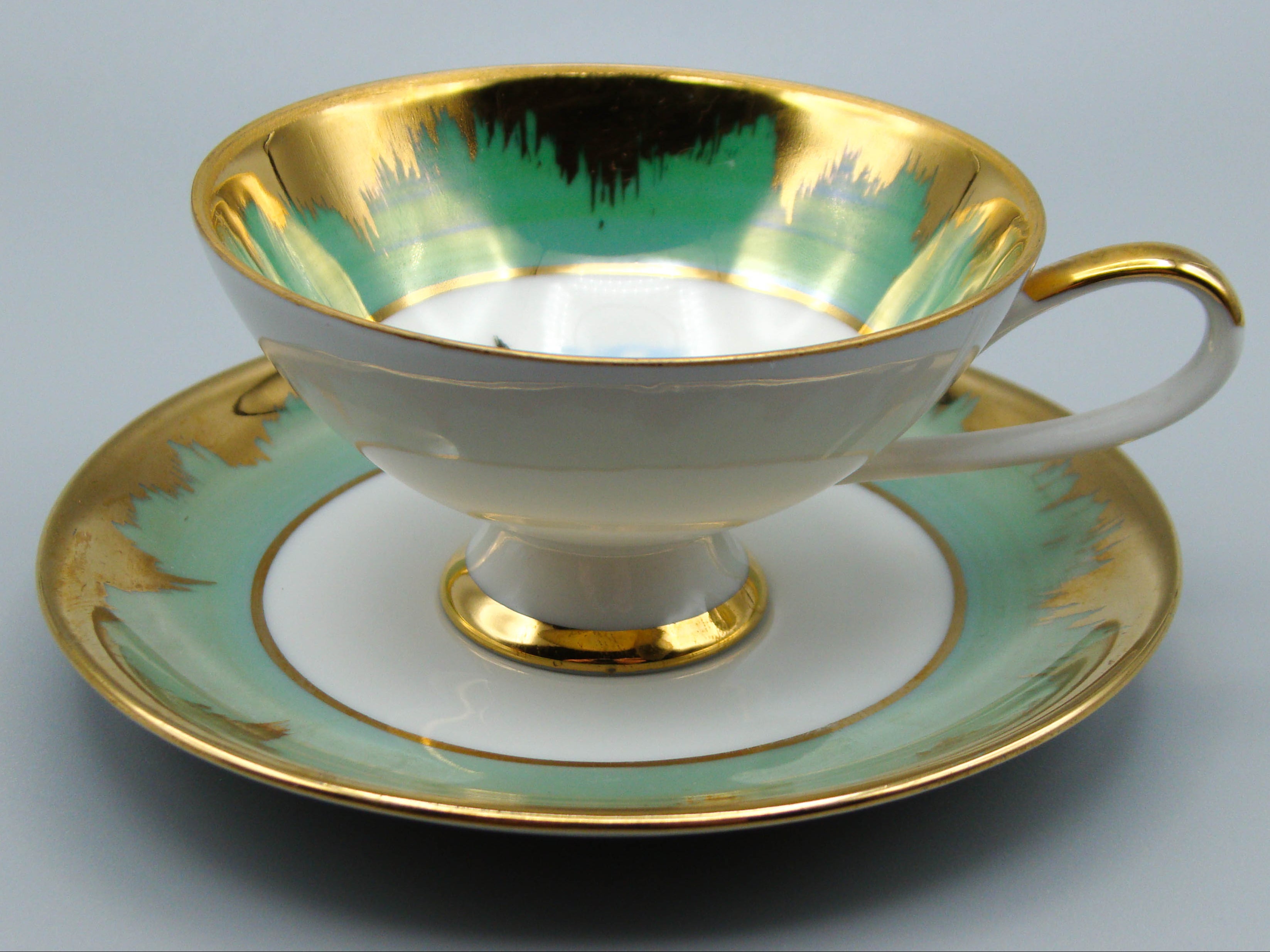 Vintage Antique Germany Heutschenreutner Porcelain Tea Cup - Saucer and Cup Set - Kingdom of Antique Arts, Bavaria Porcelain, German Porcelain, Hantpainted Porcelain, Collecting Tea cups, Colllecting Coffee cups, Art Deco Porcelain