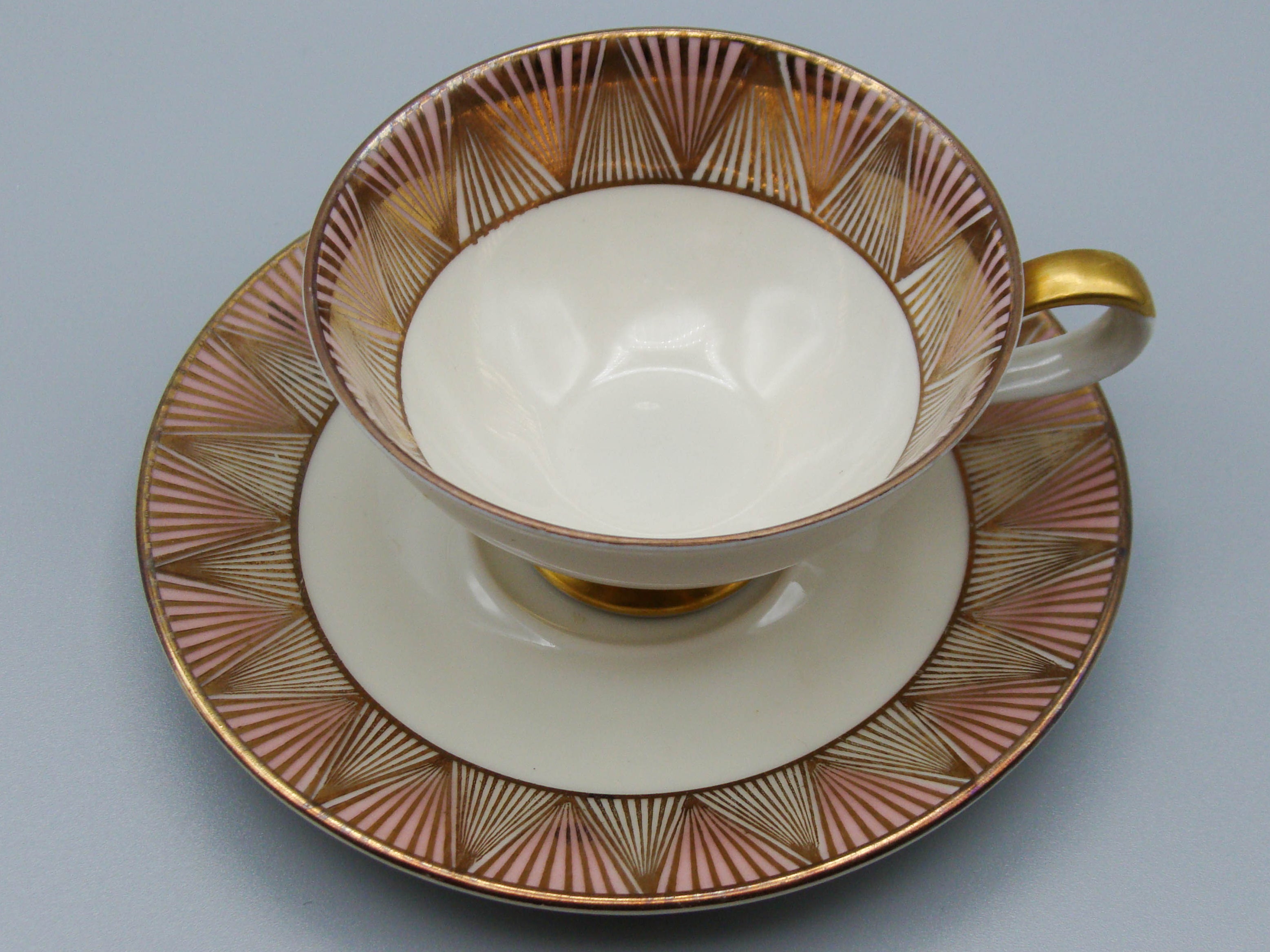 Vintage Antique Germany Bavaria Porcelain Tea Cup - Saucer and Cup Set - Kingdom of Antique Arts, Bavaria Porcelain, German Porcelain, Hantpainted Porcelain, Collecting Tea cups, Colllecting Coffee cups, Art Deco Porcelain