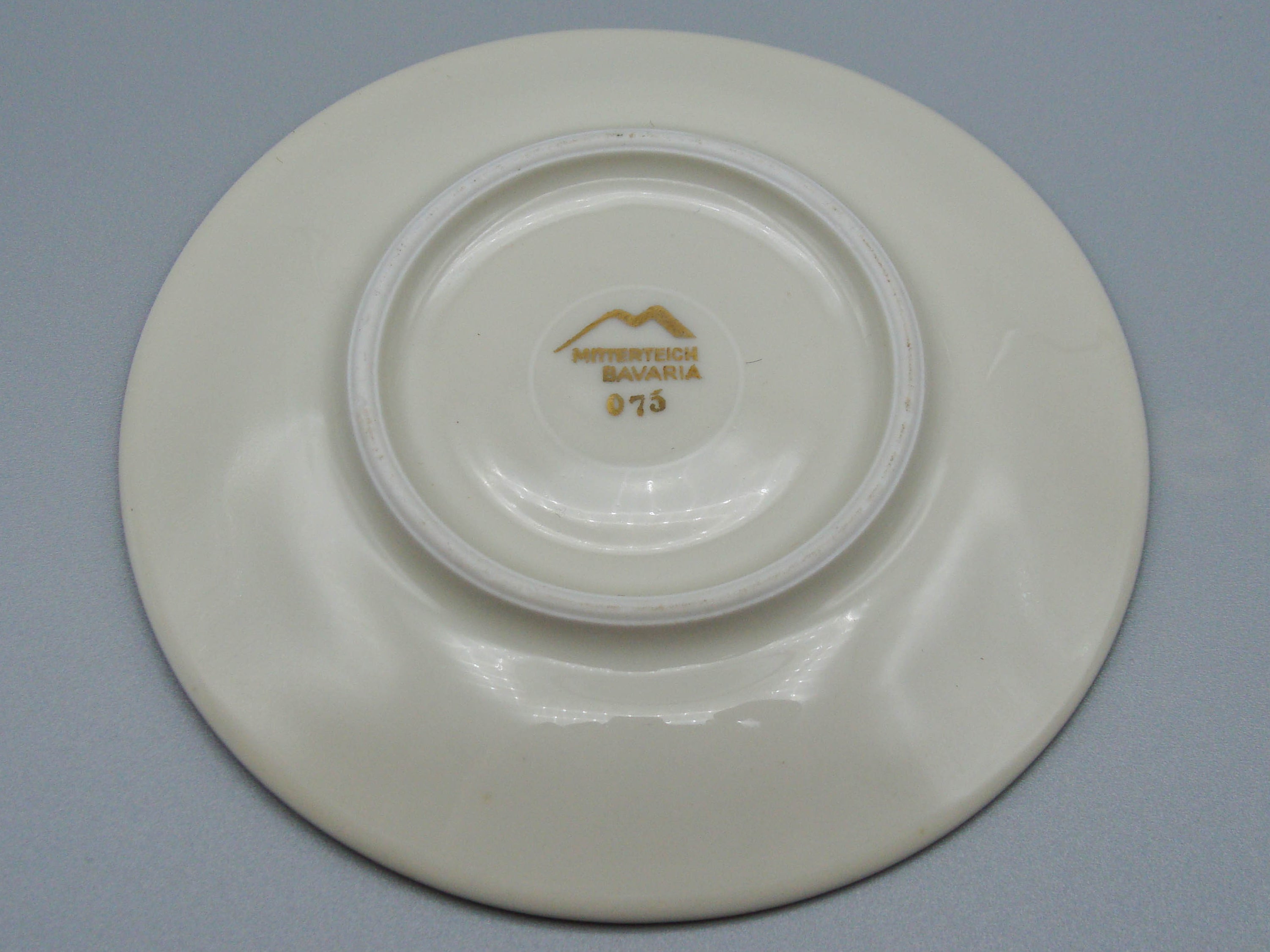 Vintage Antique Germany Bavaria Porcelain Tea Cup - Saucer and Cup Set - Kingdom of Antique Arts, Bavaria Porcelain, German Porcelain, Hantpainted Porcelain, Collecting Tea cups, Colllecting Coffee cups, Art Deco Porcelain