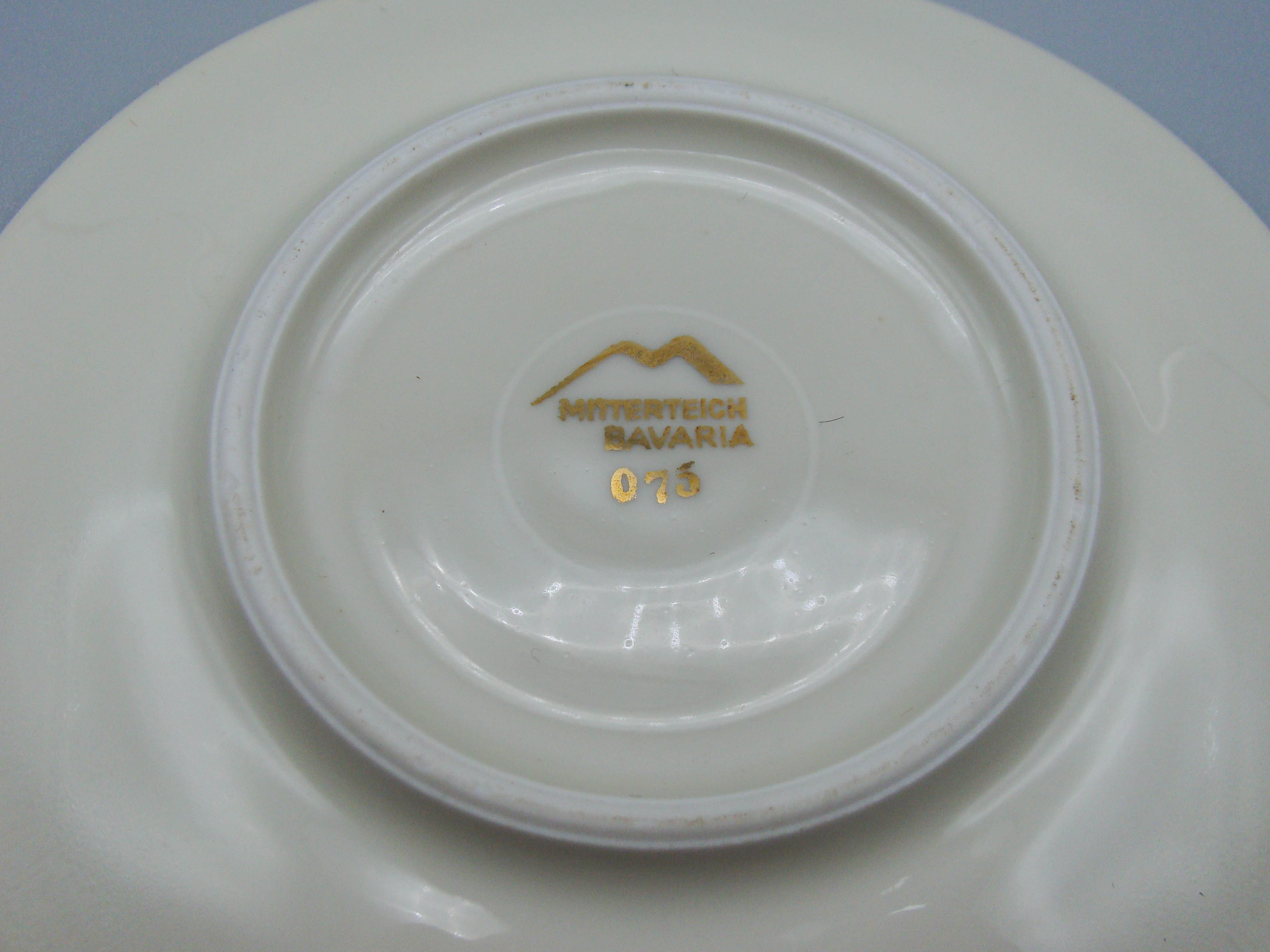 Vintage Antique Germany Bavaria Porcelain Tea Cup - Saucer and Cup Set - Kingdom of Antique Arts, Bavaria Porcelain, German Porcelain, Hantpainted Porcelain, Collecting Tea cups, Colllecting Coffee cups, Art Deco Porcelain