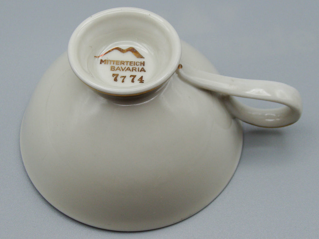 Vintage Antique Germany Bavaria Porcelain Tea Cup - Saucer and Cup Set - Kingdom of Antique Arts, Bavaria Porcelain, German Porcelain, Hantpainted Porcelain, Collecting Tea cups, Colllecting Coffee cups, Art Deco Porcelain