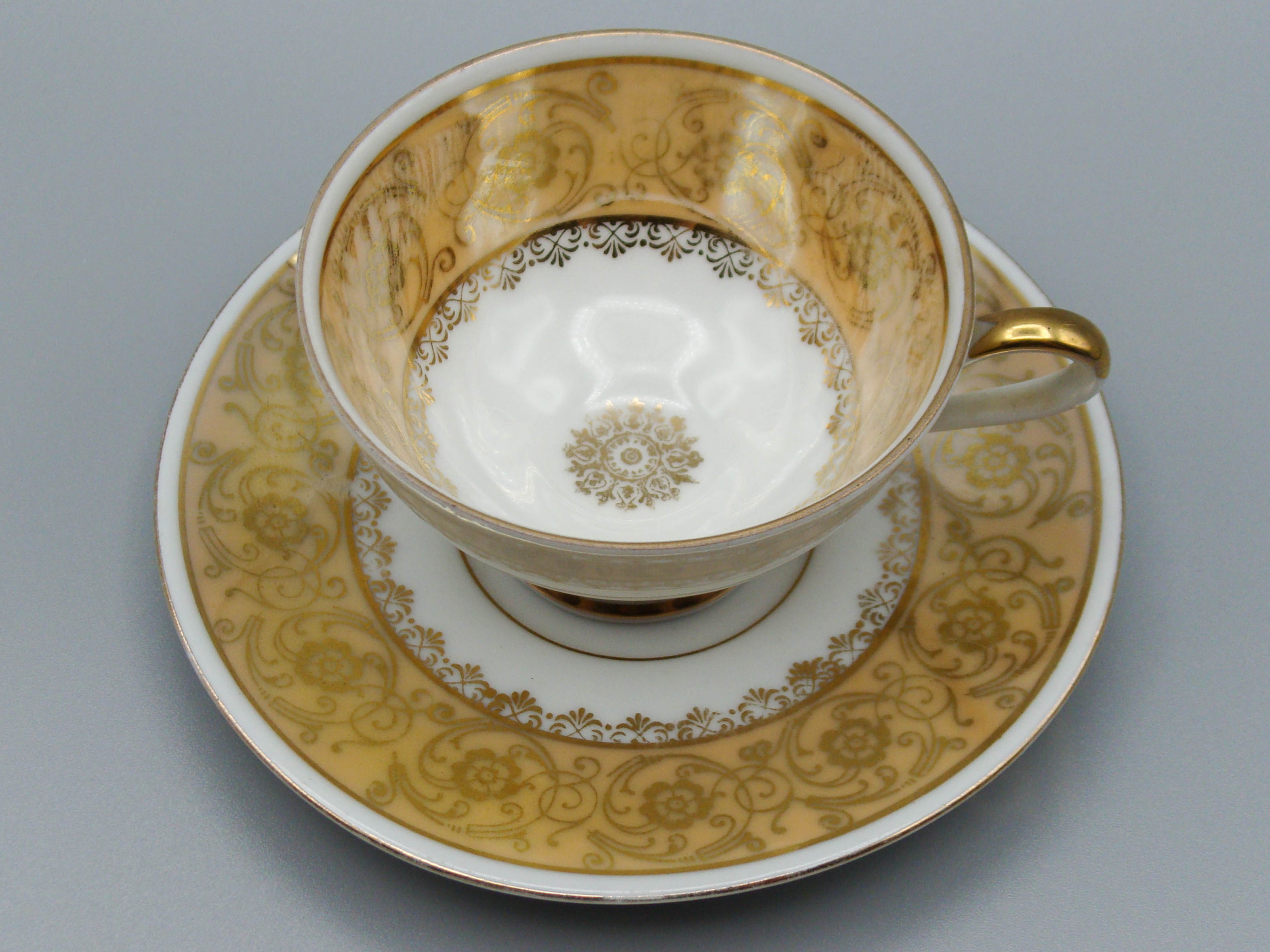 Vintage Antique Germany Bavaria Porcelain Tea Cup - Saucer and Cup Set - Kingdom of Antique Arts, Bavaria Porcelain, German Porcelain, Hantpainted Porcelain, Collecting Tea cups, Colllecting Coffee cups, Art Deco Porcelain