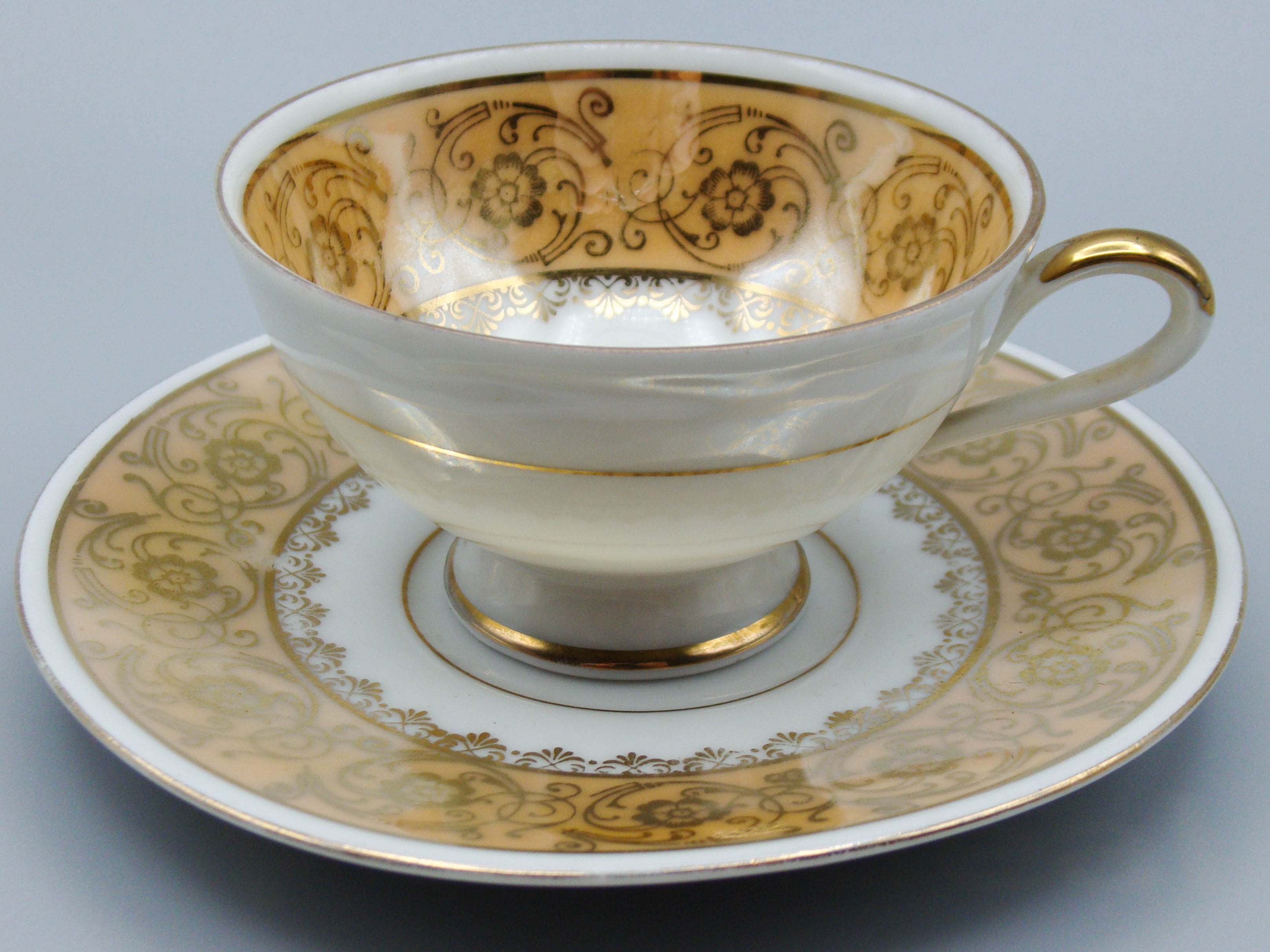 Vintage Antique Germany Bavaria Porcelain Tea Cup - Saucer and Cup Set - Kingdom of Antique Arts, Bavaria Porcelain, German Porcelain, Hantpainted Porcelain, Collecting Tea cups, Colllecting Coffee cups, Art Deco Porcelain