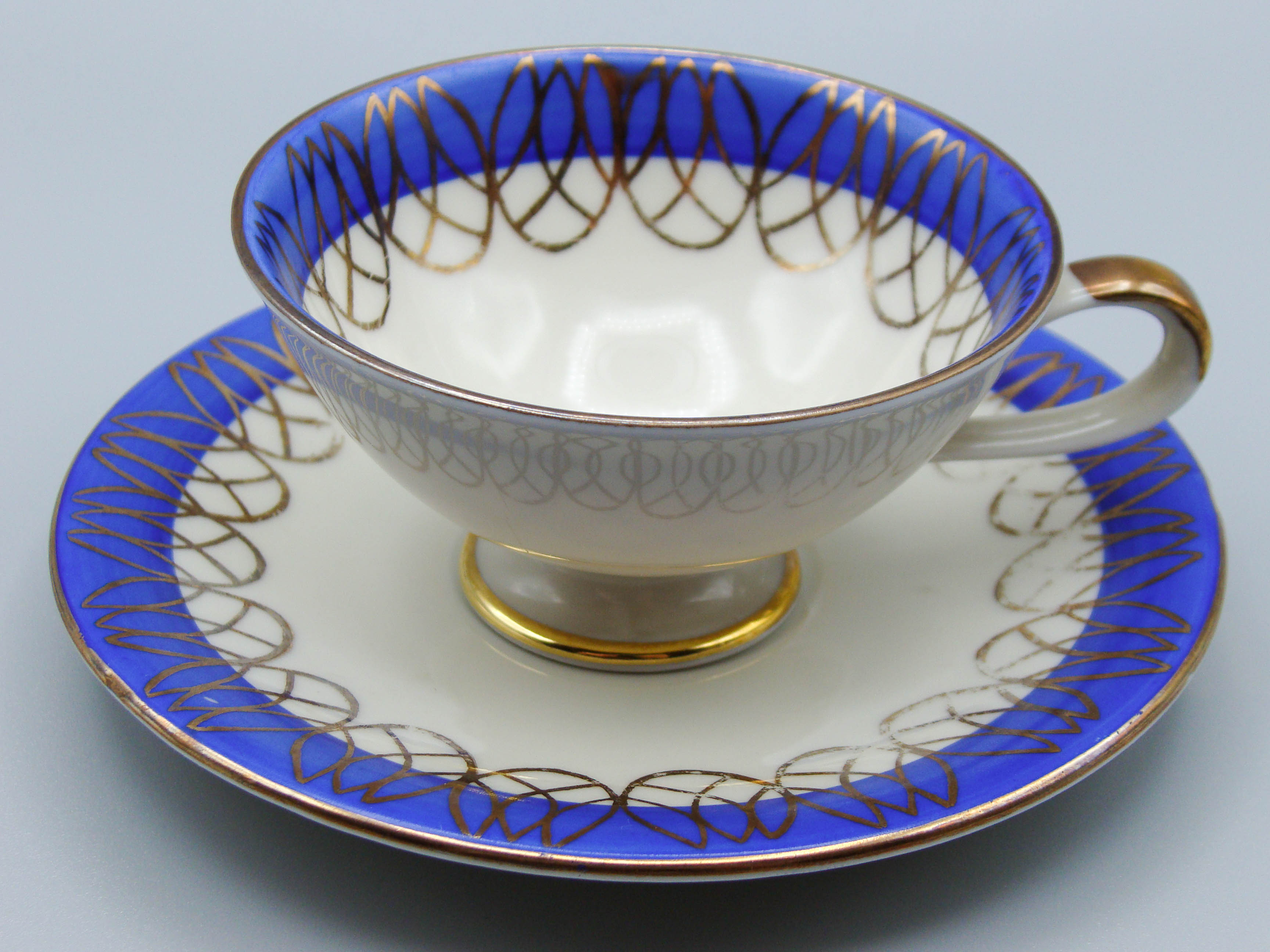 Vintage Antique Germany Bavaria Porcelain Tea Cup - Saucer and Cup Set - Kingdom of Antique Arts, Bavaria Porcelain, German Porcelain, Hantpainted Porcelain, Collecting Tea cups, Colllecting Coffee cups, Art Deco Porcelain