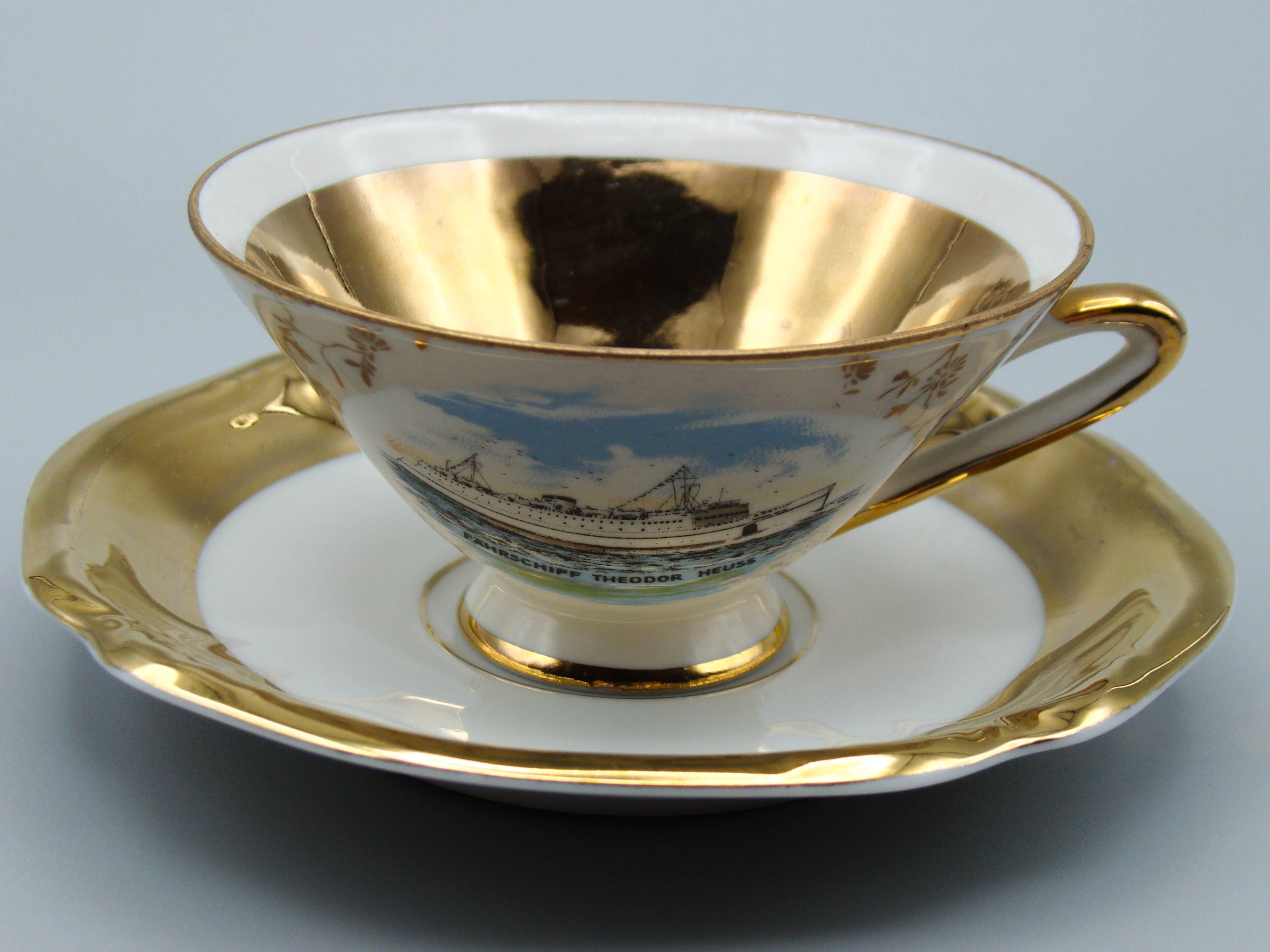 Vintage Antique Germany Bavaria Porcelain Tea Cup - Saucer and Cup Set - Kingdom of Antique Arts, Bavaria Porcelain, German Porcelain, Hantpainted Porcelain, Collecting Tea cups, Colllecting Coffee cups, Art Deco Porcelain