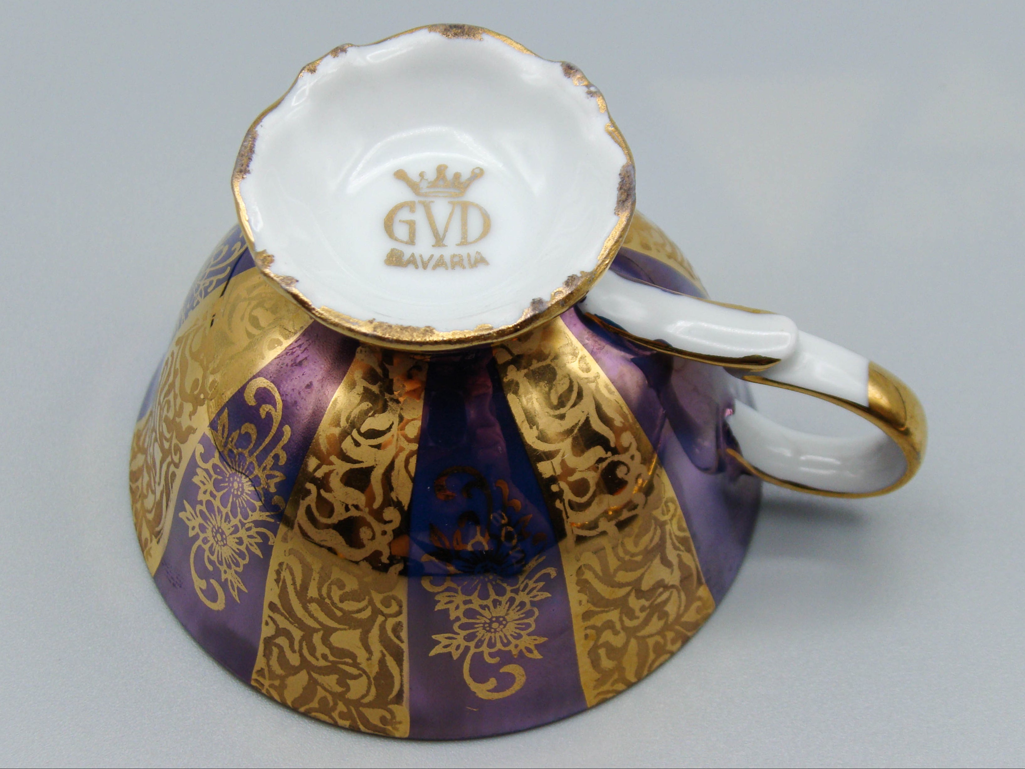 Vintage Antique Germany Bavaria Porcelain Tea Cup - Saucer and Cup Set - Kingdom of Antique Arts, Bavaria Porcelain, German Porcelain, Hantpainted Porcelain, Collecting Tea cups, Colllecting Coffee cups, Art Deco Porcelain