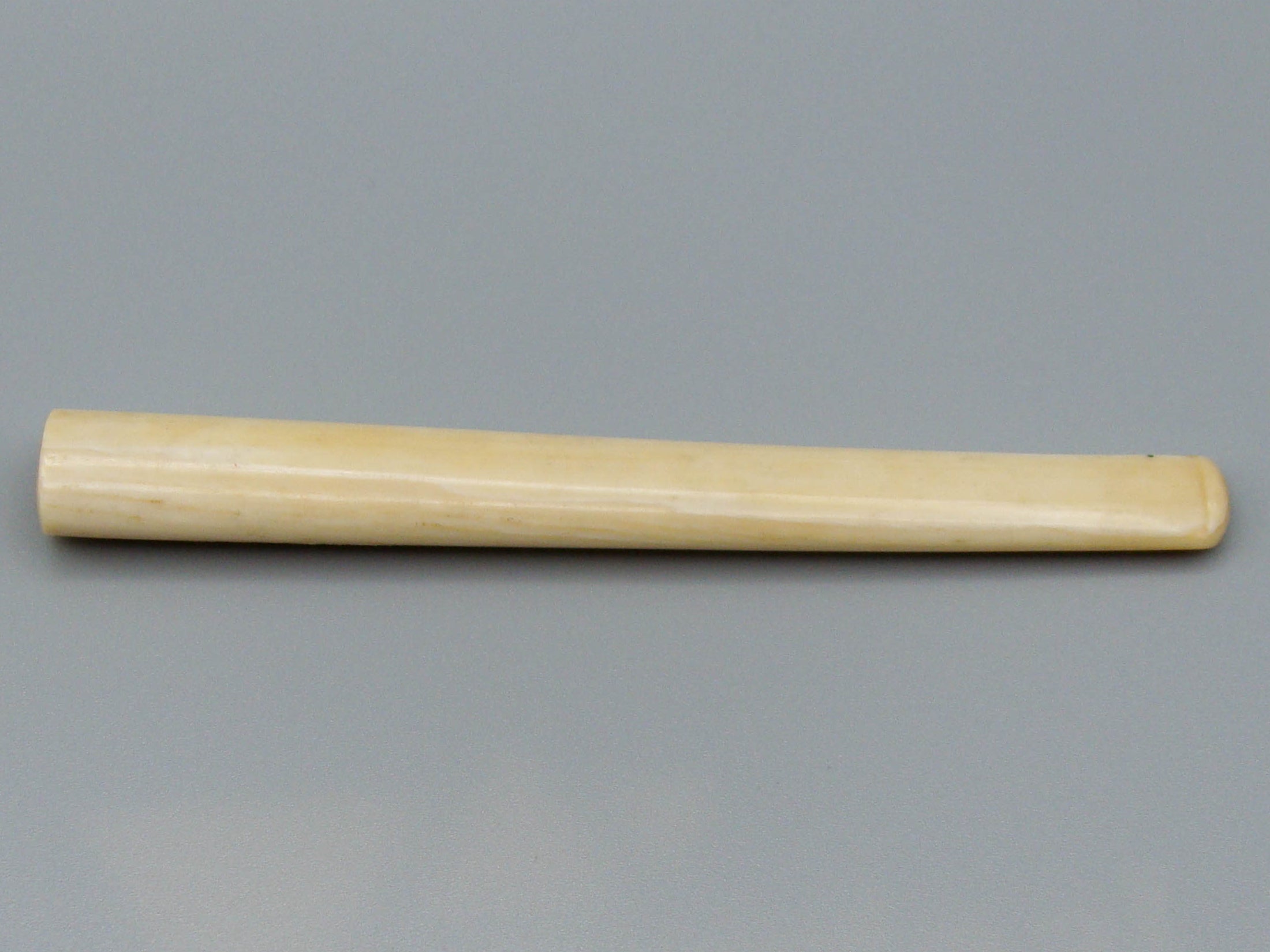 Antique Ivory, Natural Ivory, Mediterranean Ivory, handcarved Ivory, Asien Ivory, Elephant Ivory, Ivory Chain, Ivory pipe, Ivory mouthpiece