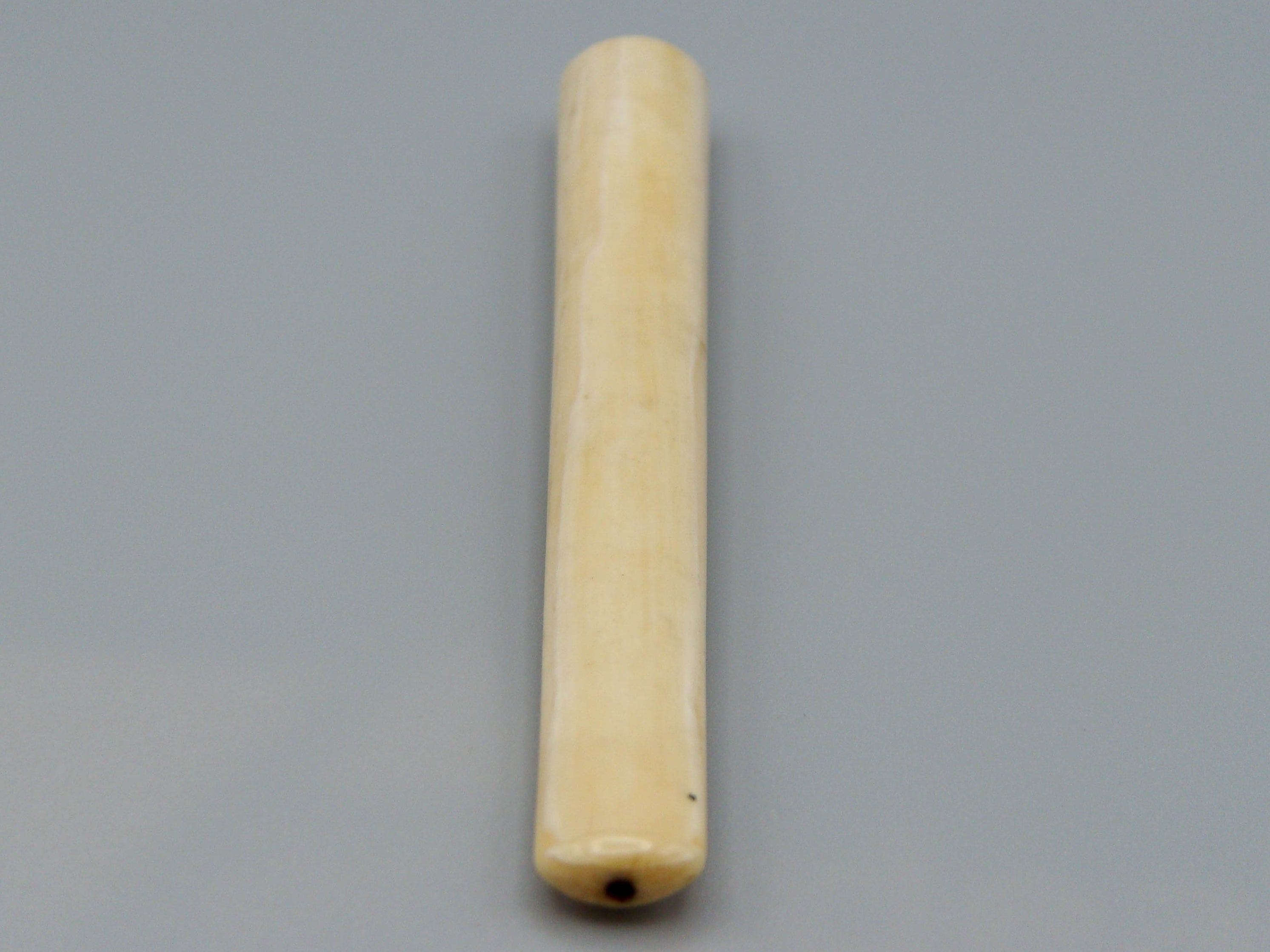 Antique Ivory, Natural Ivory, Mediterranean Ivory, handcarved Ivory, Asien Ivory, Elephant Ivory, Ivory Chain, Ivory pipe, Ivory mouthpiece