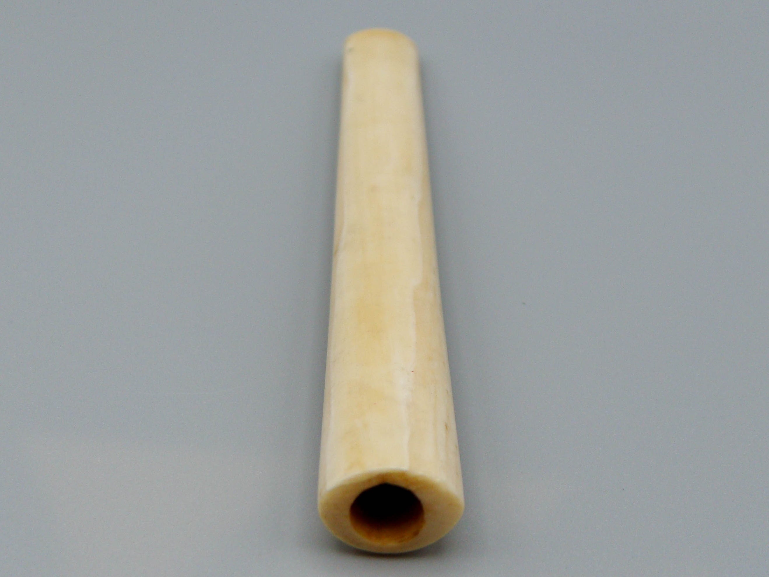 Antique Ivory, Natural Ivory, Mediterranean Ivory, handcarved Ivory, Asien Ivory, Elephant Ivory, Ivory Chain, Ivory pipe, Ivory mouthpiece